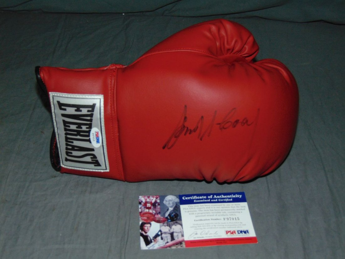 Gerry Cooney Autographed Boxing Glove (1 of 4)