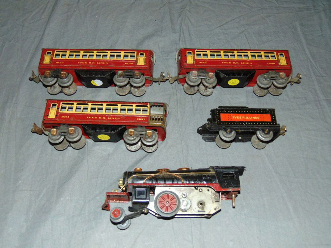 Lionel/Ives #1661E Loco, Tender, Tinplate Cars (1 of 2)