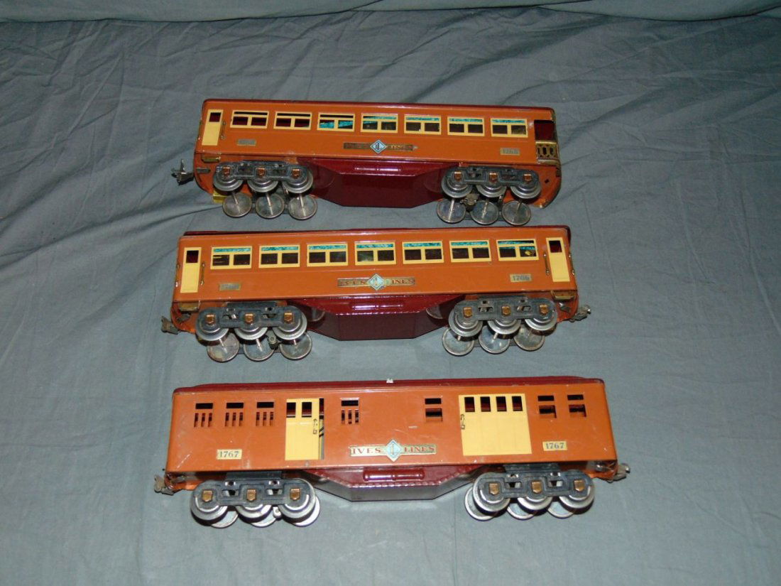 Lionel / Ives Std Gauge Lot, 3 Orange Pass Cars (1 of 2)