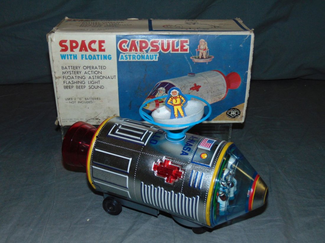 Boxed Space Capsule with Floating Astronaut, Japan (1 of 8)
