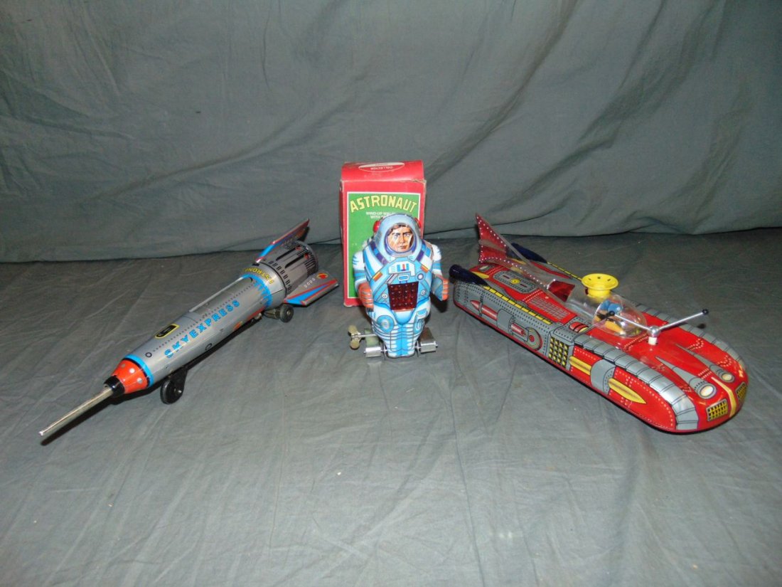 3 Piece Space Toy Lot (1 of 4)