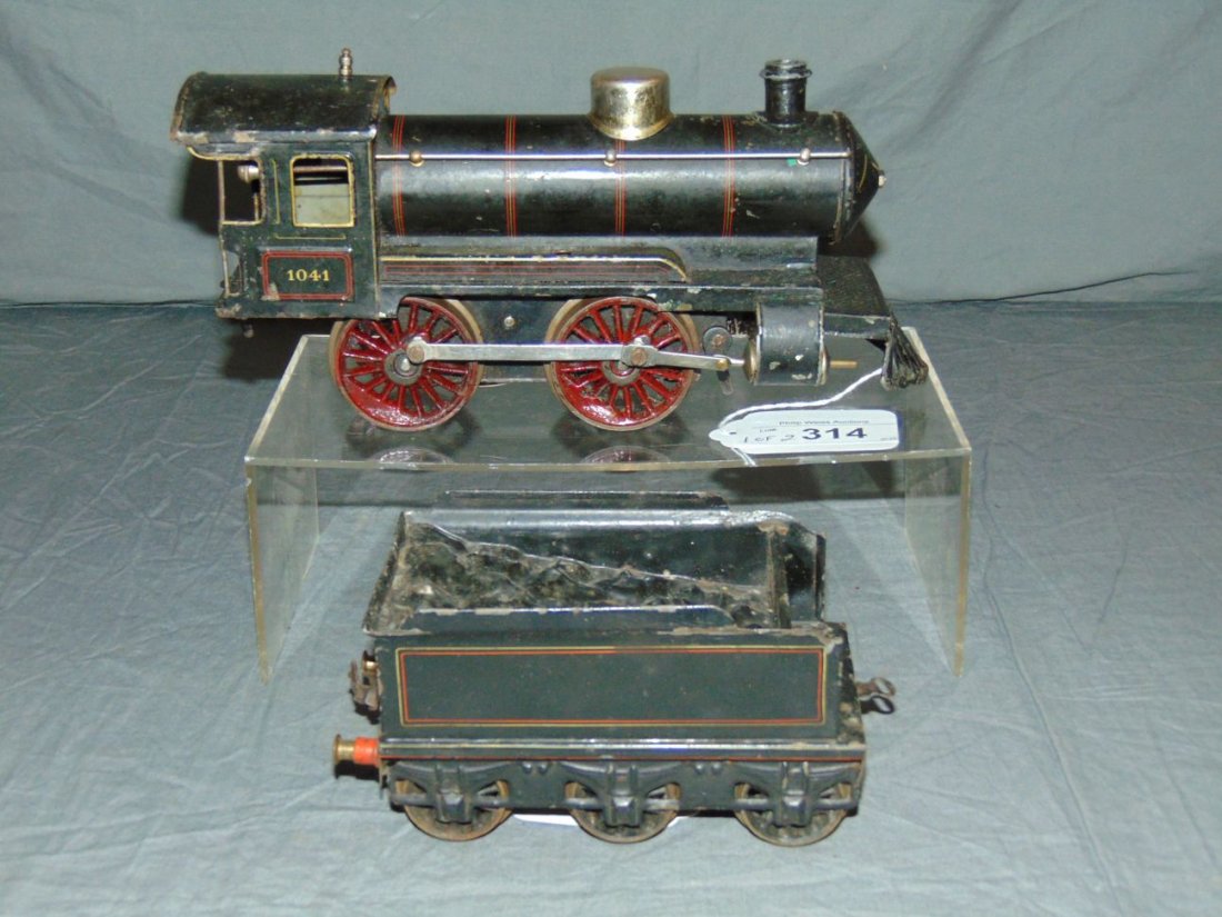 Marklin 1 Gauge Clockwork Steam Loco & Tender (1 of 7)