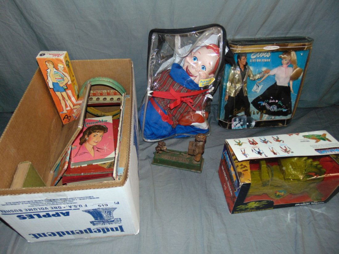 Miscellaneous Toy Box Lot (1 of 3)