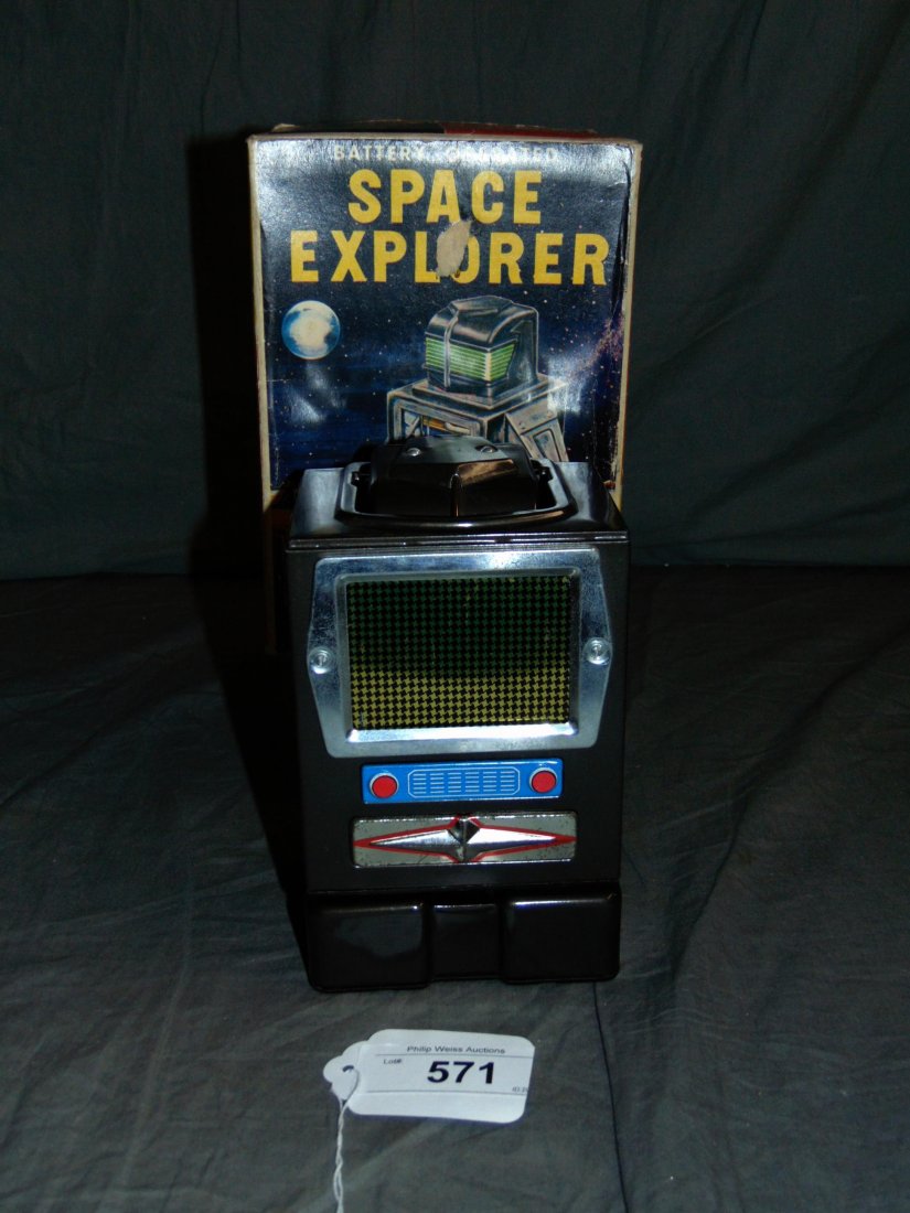 Boxed Tin  Litho Space Explorer Robot Japan (1 of 8)