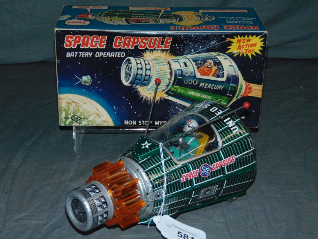 Boxed Tin Litho Green Space Capsule Japan (1 of 8)