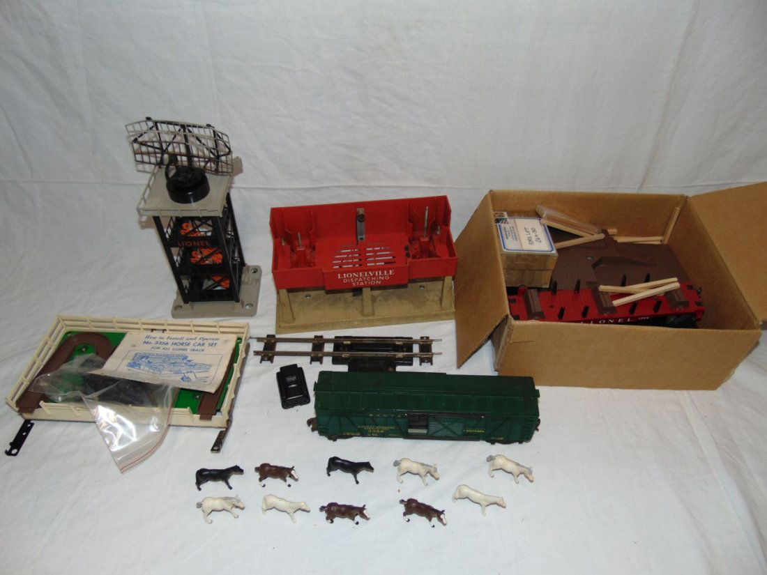 Lot of Lionel Accessories (1 of 5)