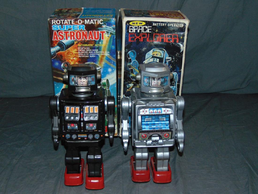 (2) Boxed Tin Litho Japanese Robots (1 of 8)
