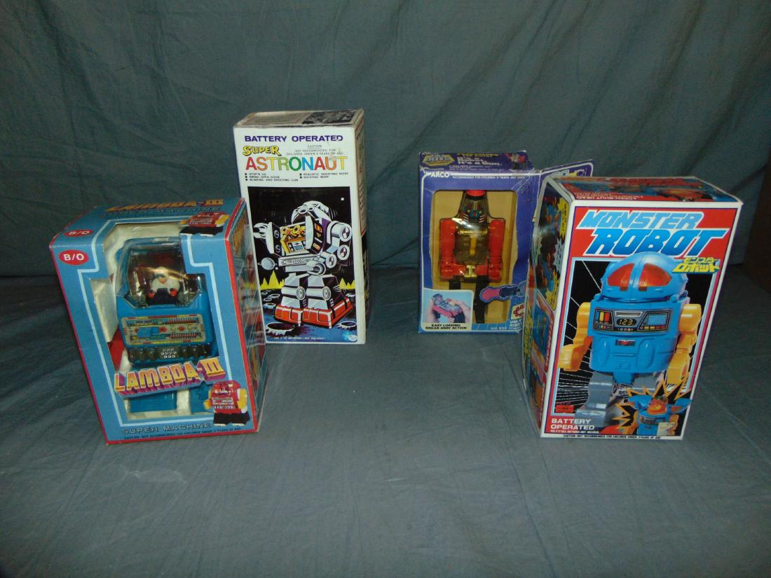(4) Boxed Battery Operated Robots (1 of 5)