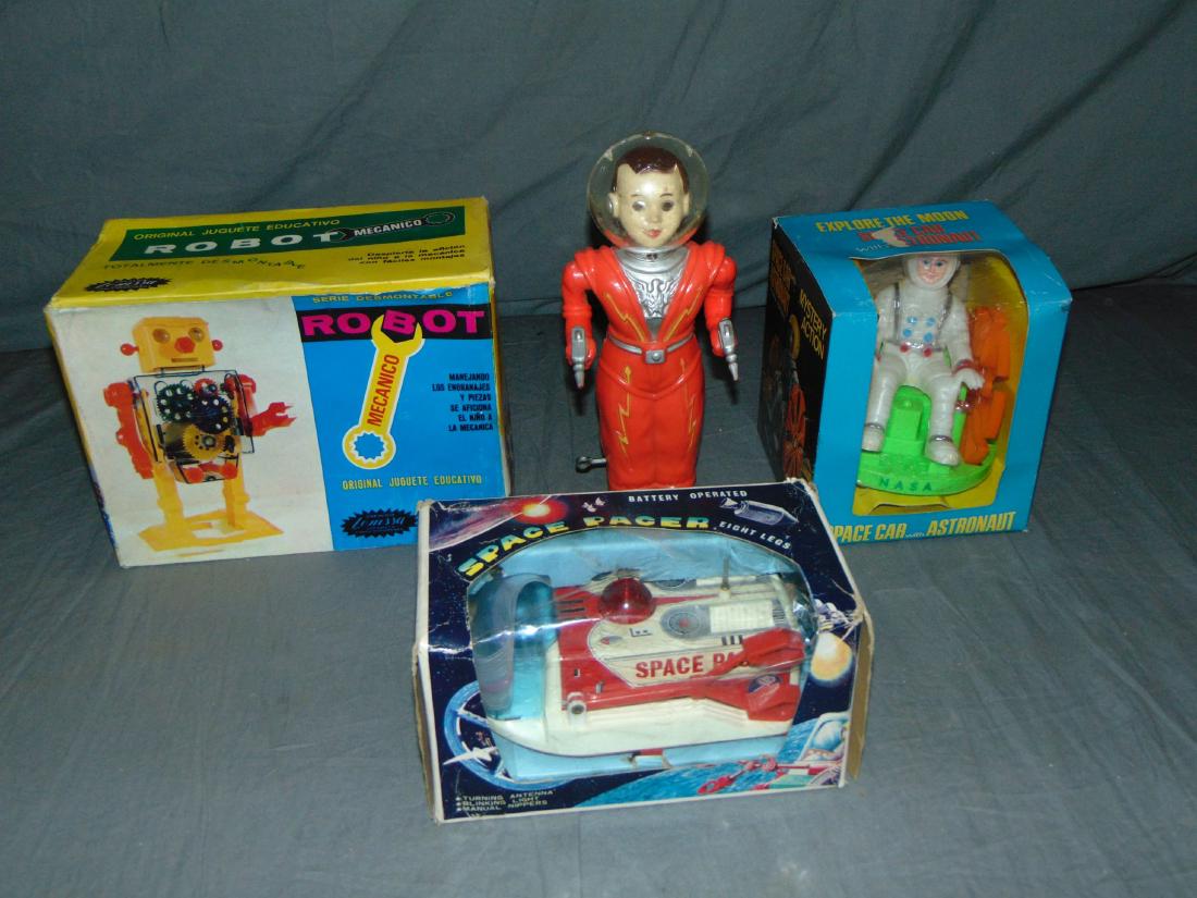4 Piece Toy Robot and Space Lot (1 of 5)