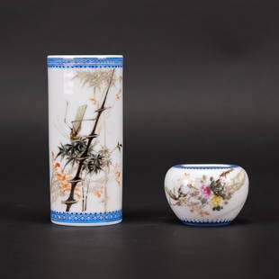 LOT OF 2, A FAMILLE ROSE BRUSH POT AND A WATER POT: Lot of 2, A famille rose brush pot and a water pot. Both decorated with floral motif. Brush Pot: H13x6cm; Water Pot: H4.5x6.5cm