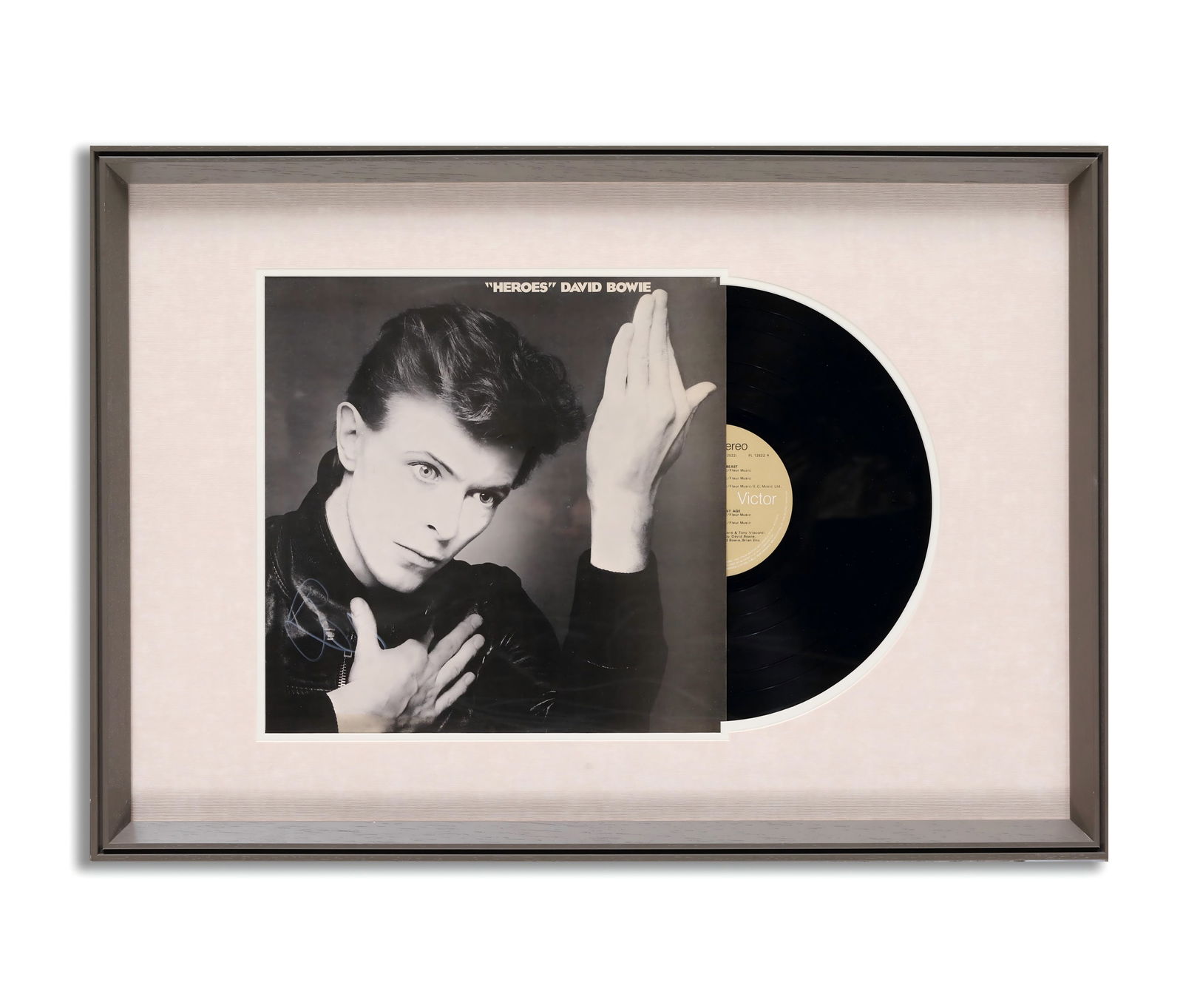 DAVID BOWIE VINYL RECORD 'HEROES' BEARING SIGNATURE (1 of 1)