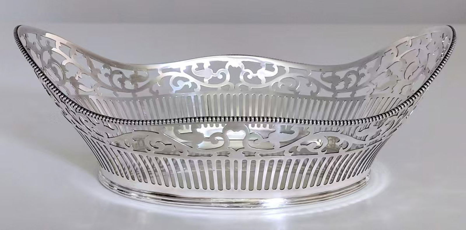 PIERCED STERLING SILVER OVAL BREAD OR FRUIT BASKET (1 of 3)