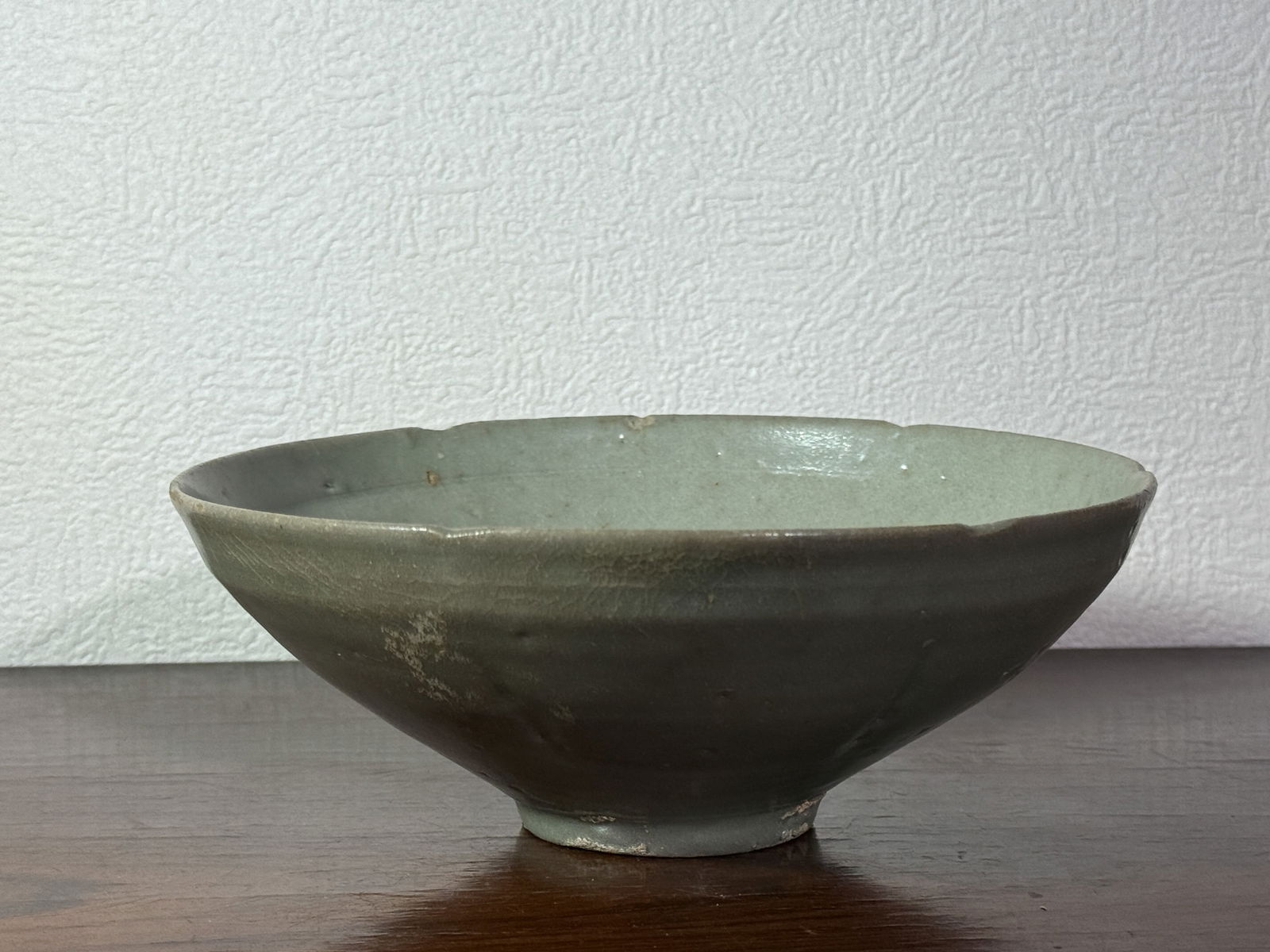 ANTIQUE KOREAN CELADON LOBBED PORCELAIN BOWL (1 of 13)