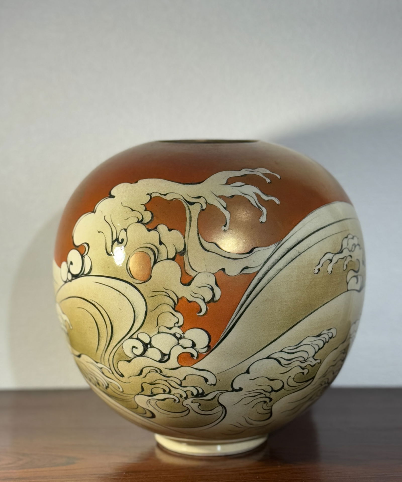 JAPANESE STUDIO PORCELAIN VASE WITH WAVE SCENE (1 of 13)