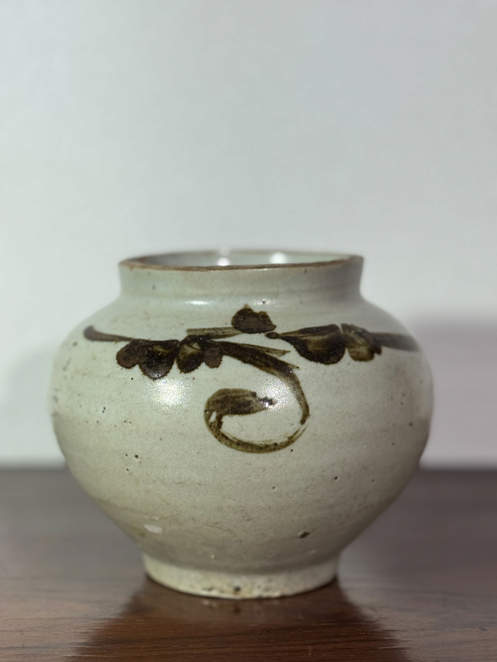 ANTIQUE KOREAN POERCELAIN JAR WITH SPLASH (1 of 11)