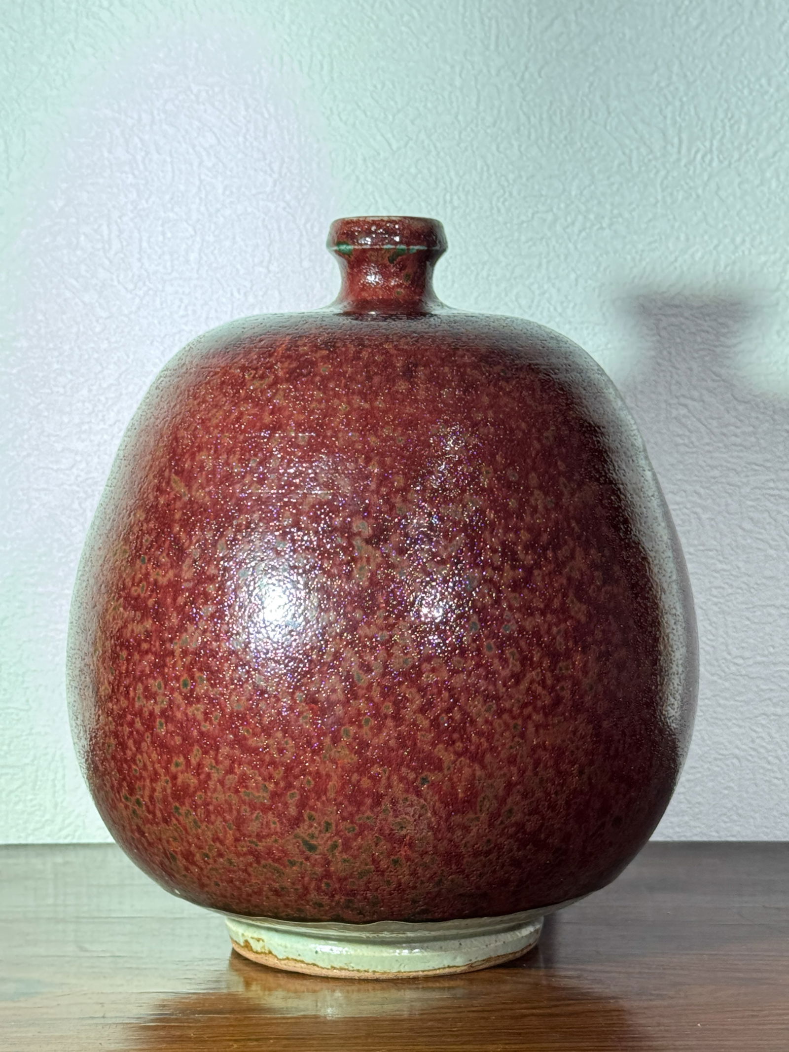JAPANESE STUDIO POTTERY VASE WITH RICK RED GLAZE (1 of 10)