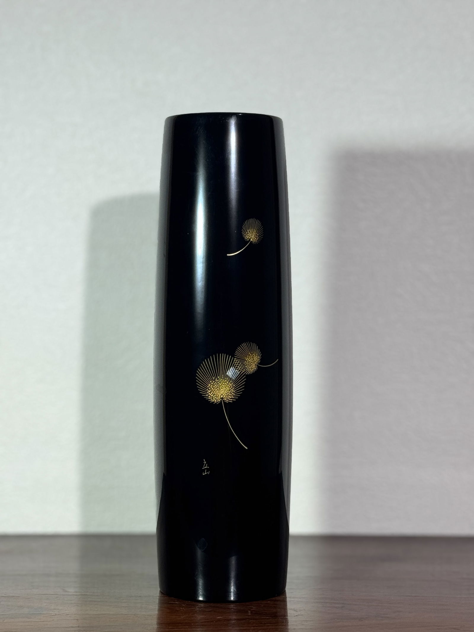 JAPANESE LACQUER IKEBANA VASE WITH COPPER LINER: Japanese ikebana vase with copper liner, incised and decorated in gold and silver. Dimensions: Height: 10.75 in. (27.3 cm) Note: This item is in New York, where it can be shipped from.