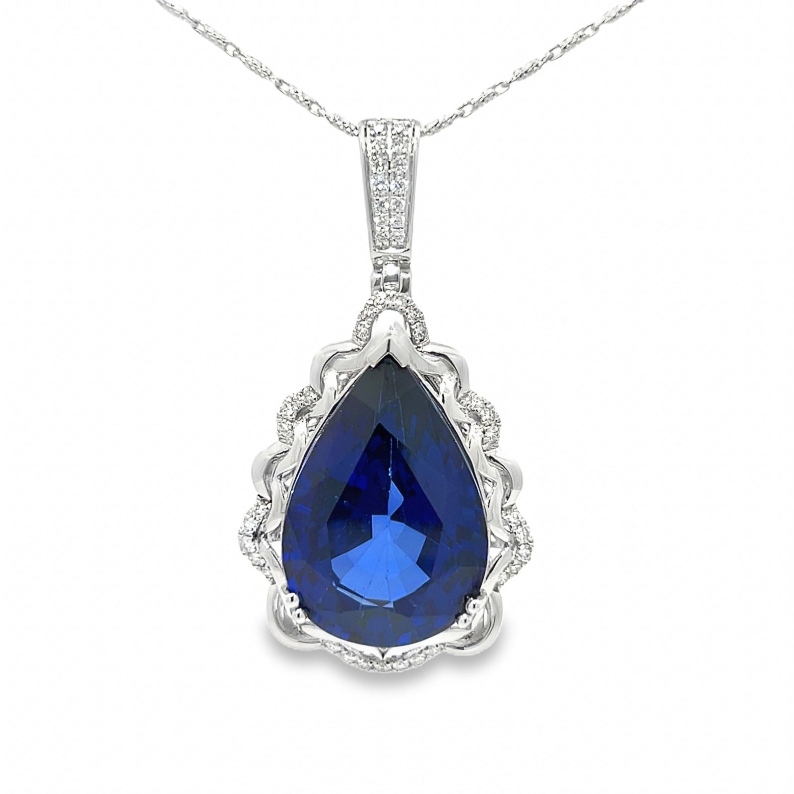 14K GOLD, LAB SAPPHIRE AND DIAMOND NECKLACE WITH GGA REPORT: 14K Gold, Lab Sapphire and Diamond Necklace with GGA Report. 14.4 grams 14K gold ring set with 0.39 carats of diamonds and 27.51 carats lab-created sapphire. Necklace: L22.5cm(x2); Pendant:4.5