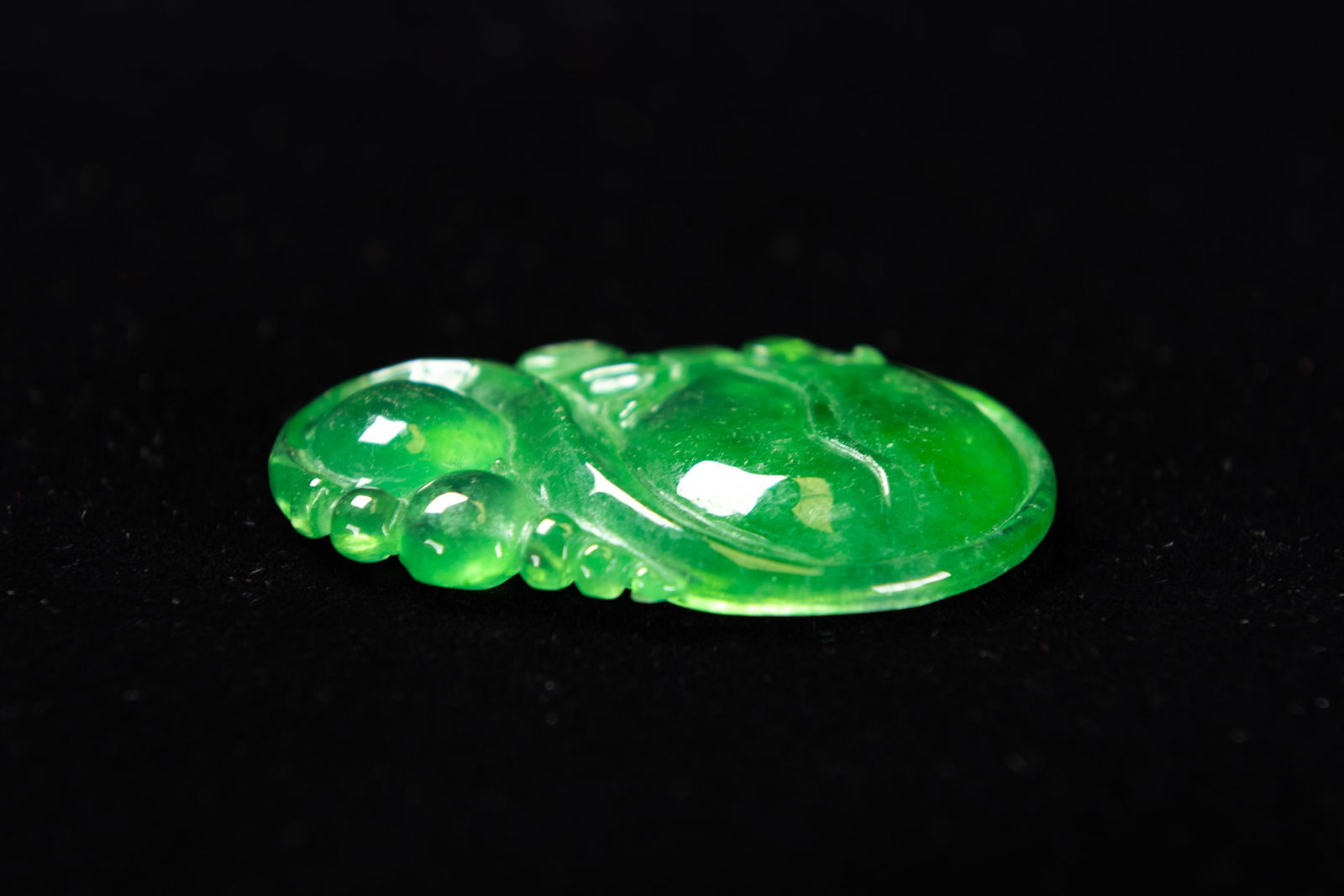 A JADEITE PENDANT - 3