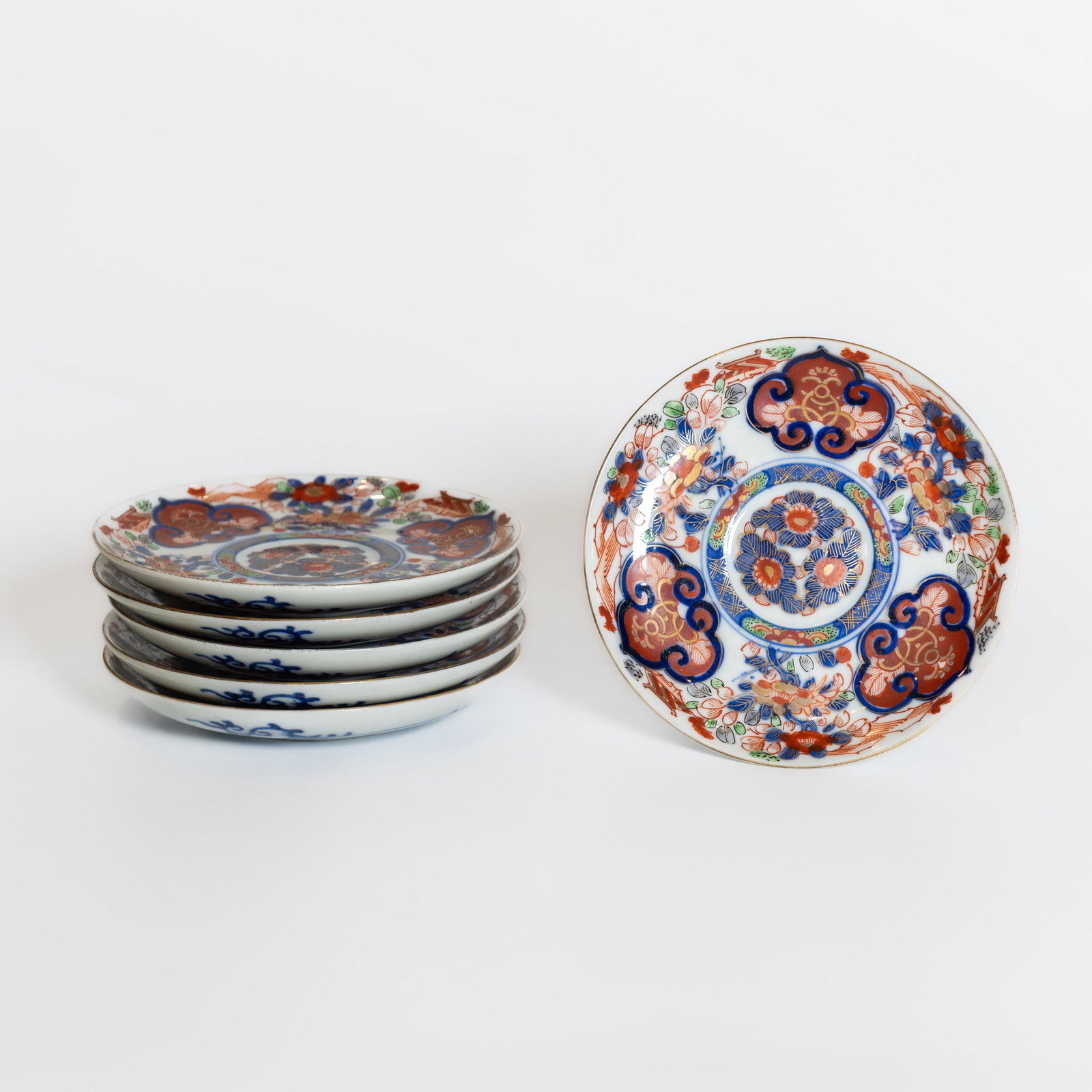 (LOT OF 6) A GROUP OF JAPANESE IMARI PORCELAIN DISHES: (lot of 6) A Group of Japanese Imari Porcelain Dishes 12 x 1.9 cm each