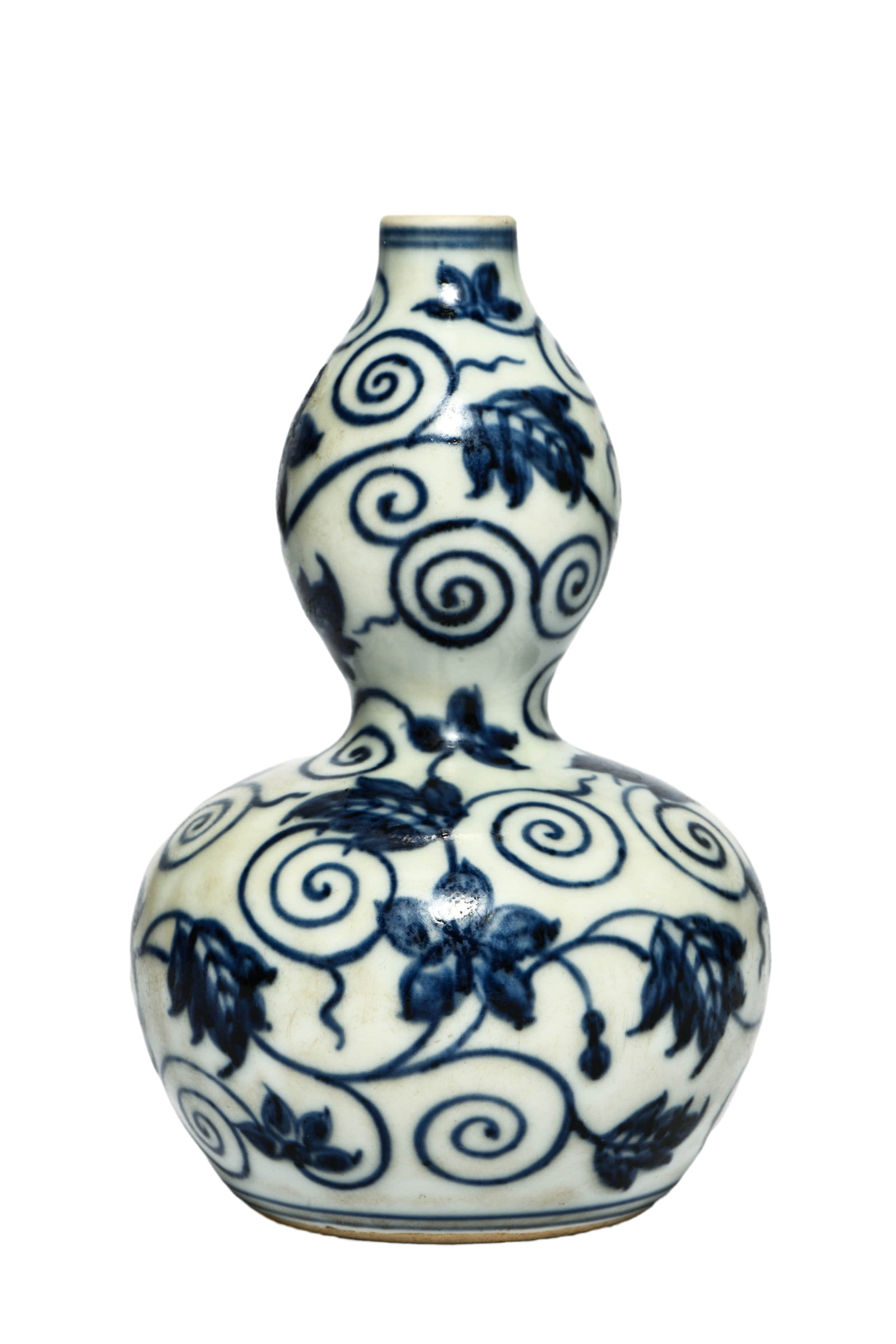 BLUE AND WHITE 'INTERLOCKING FLOWERS' GOURD-SHAPED VASE (1 of 8)