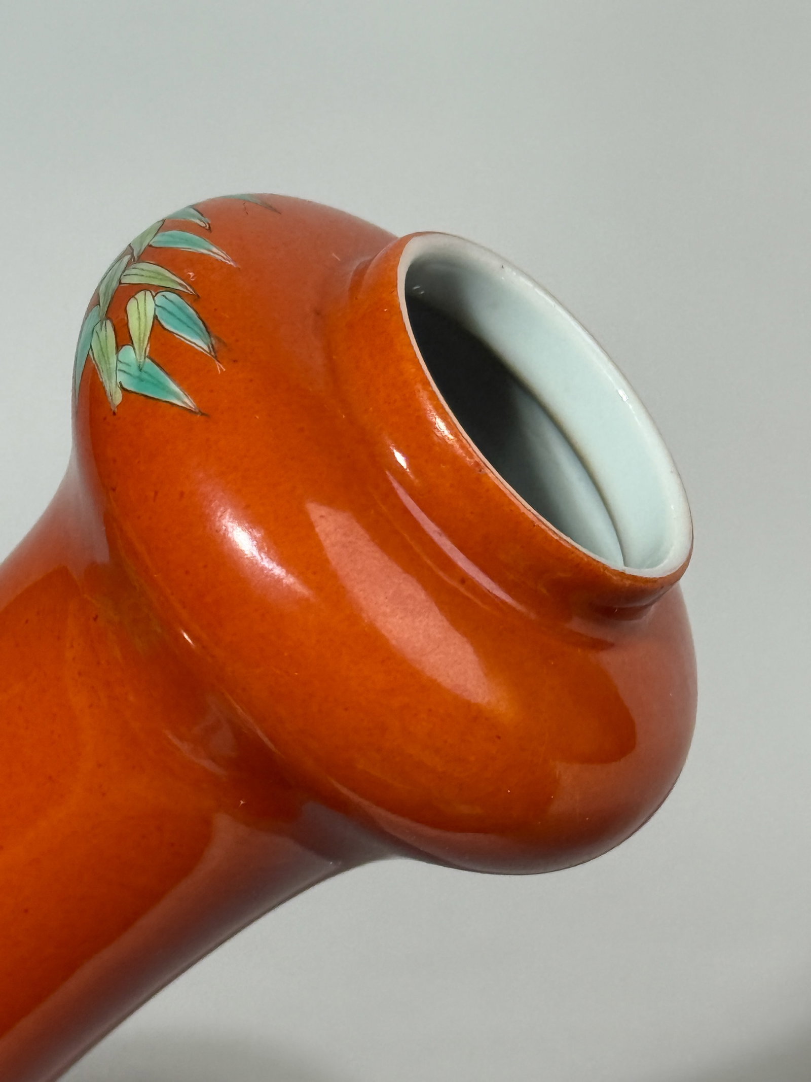 A CHINESE CORAL-RED PORCELAIN VASE WITH BIRD - 10