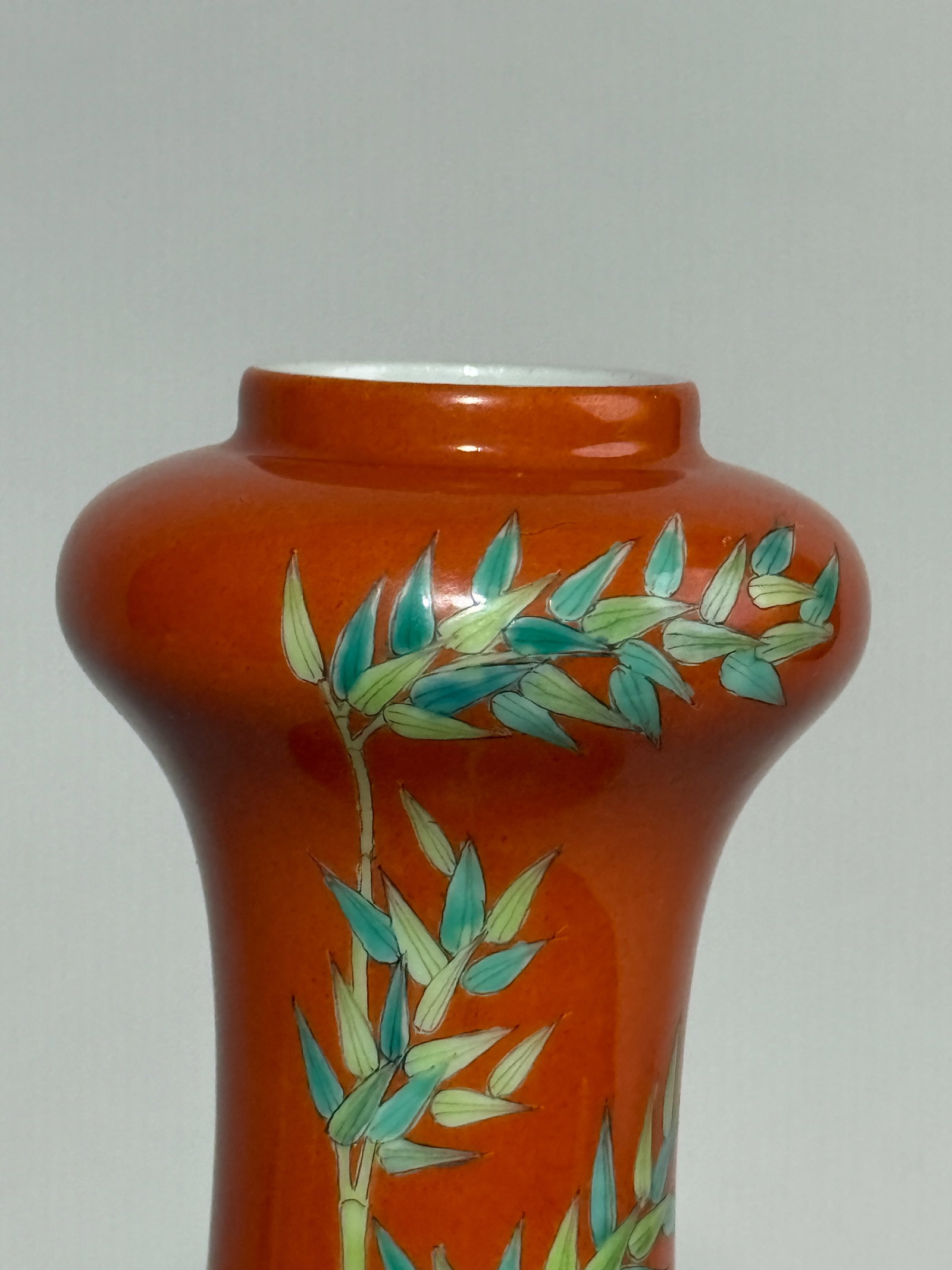 A CHINESE CORAL-RED PORCELAIN VASE WITH BIRD - 2