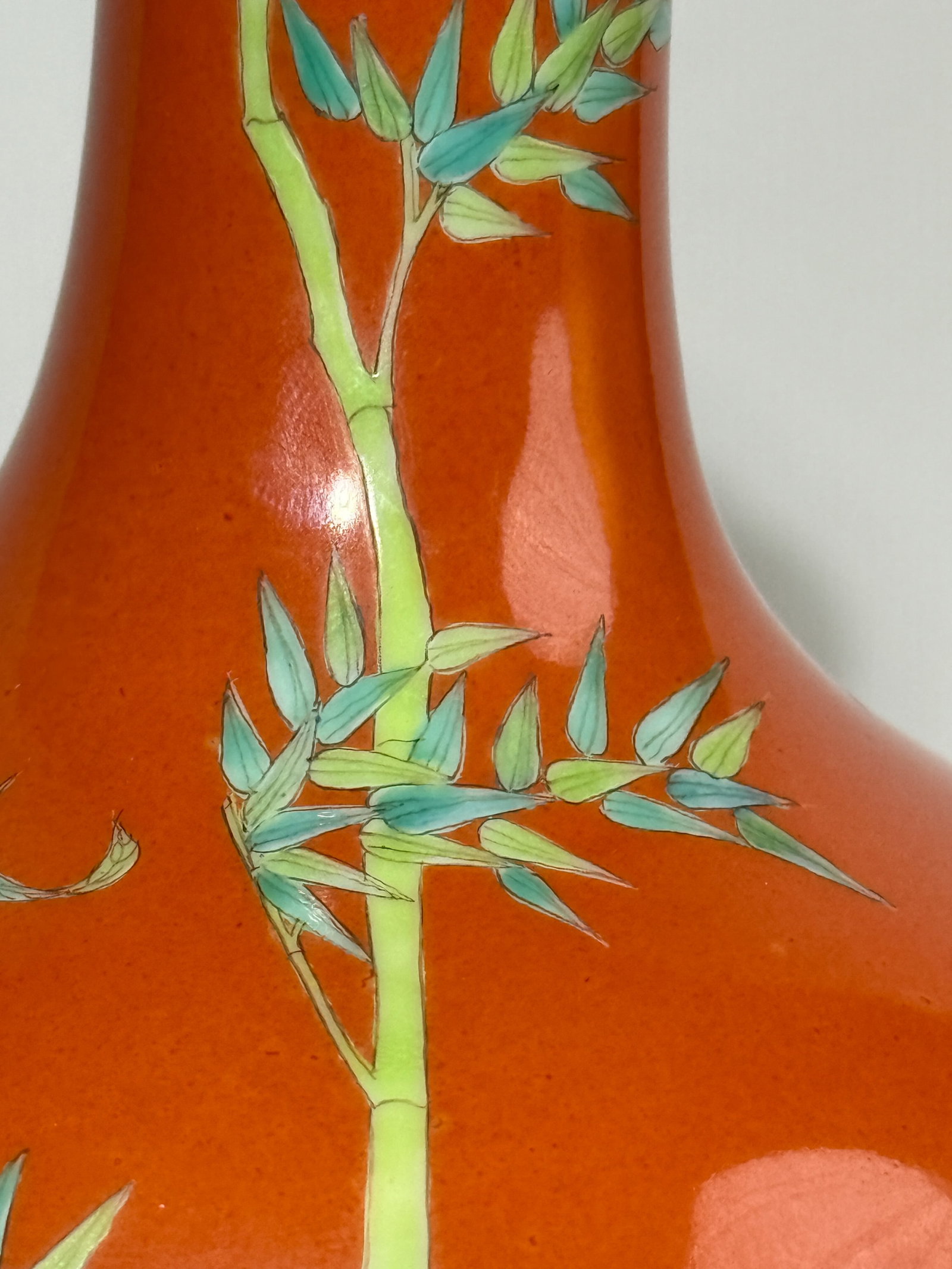 A CHINESE CORAL-RED PORCELAIN VASE WITH BIRD - 3
