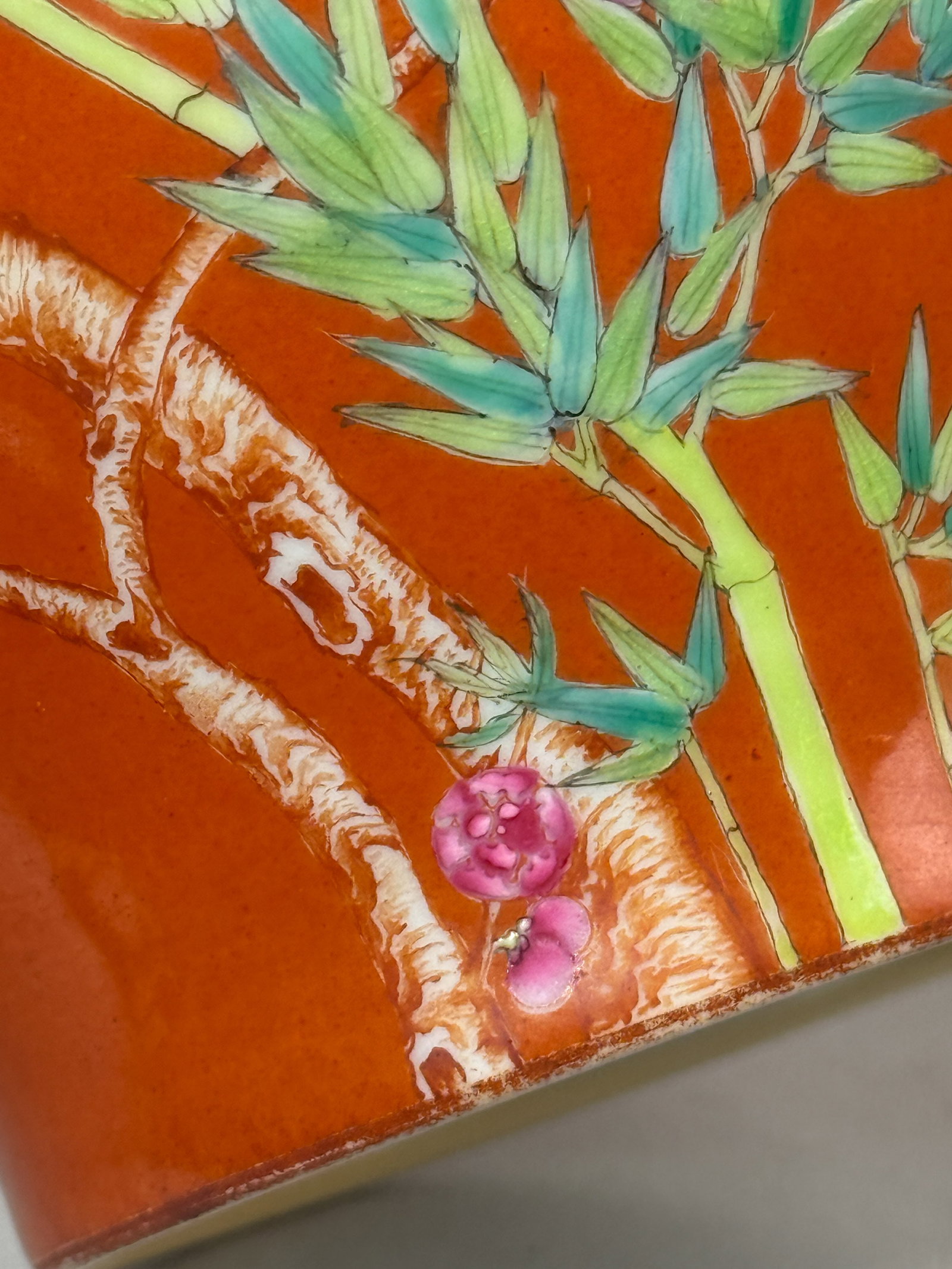 A CHINESE CORAL-RED PORCELAIN VASE WITH BIRD - 5