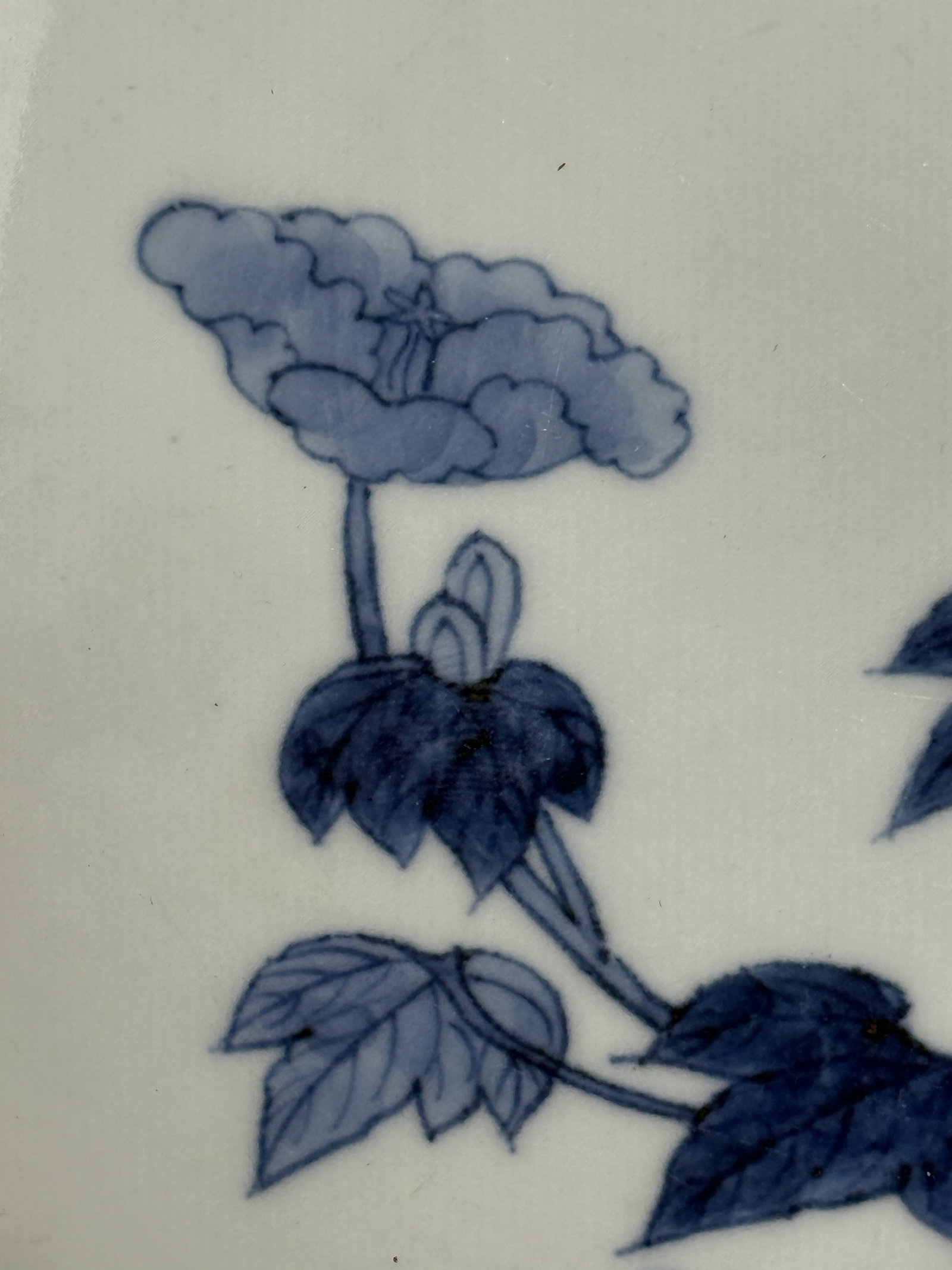 A JAPANESE BLUE AND WHITE NABESHIMA PORCELAIN DISH - 2