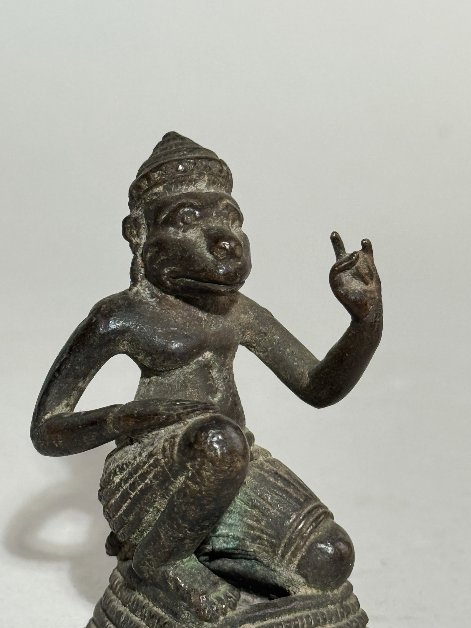 AN ANTIQUE INDIAN BRONZE OF A HANUMAN - 2