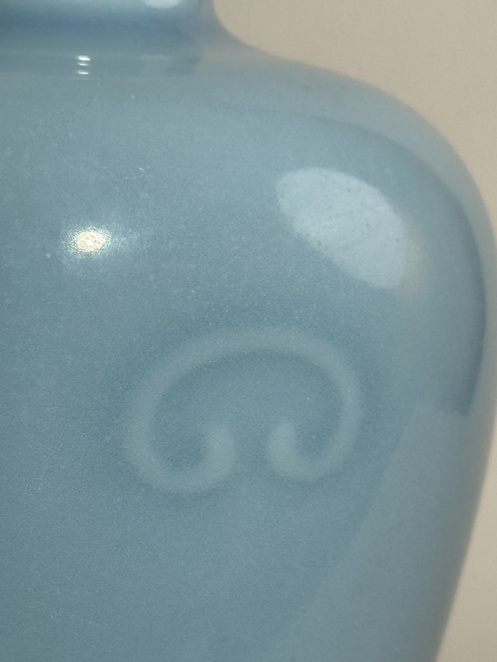 A CHINESE BLUE MONOCHROME PORCELAIN VASE - 2