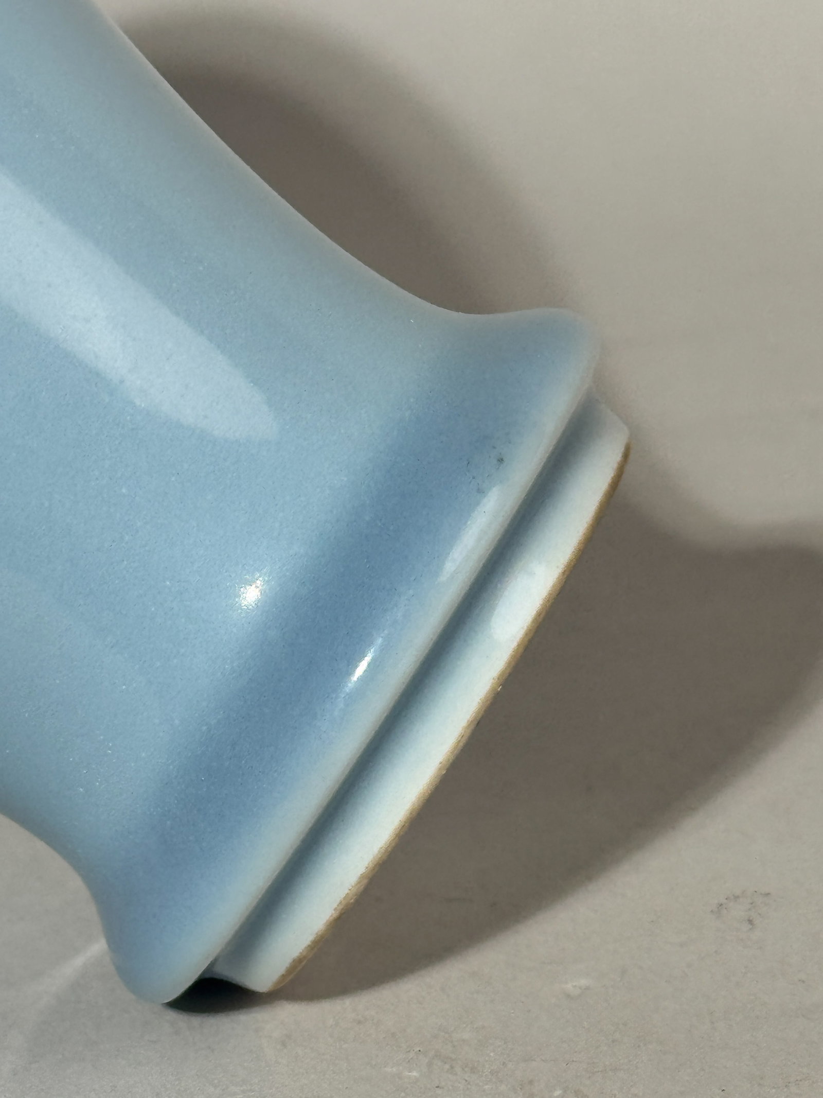A CHINESE BLUE MONOCHROME PORCELAIN VASE - 5