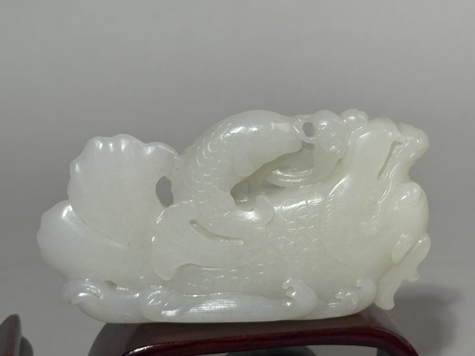 A CHINESE WHITE JADE DRAGON FISH ON SILVER-INLAID WOOD STAND - 3