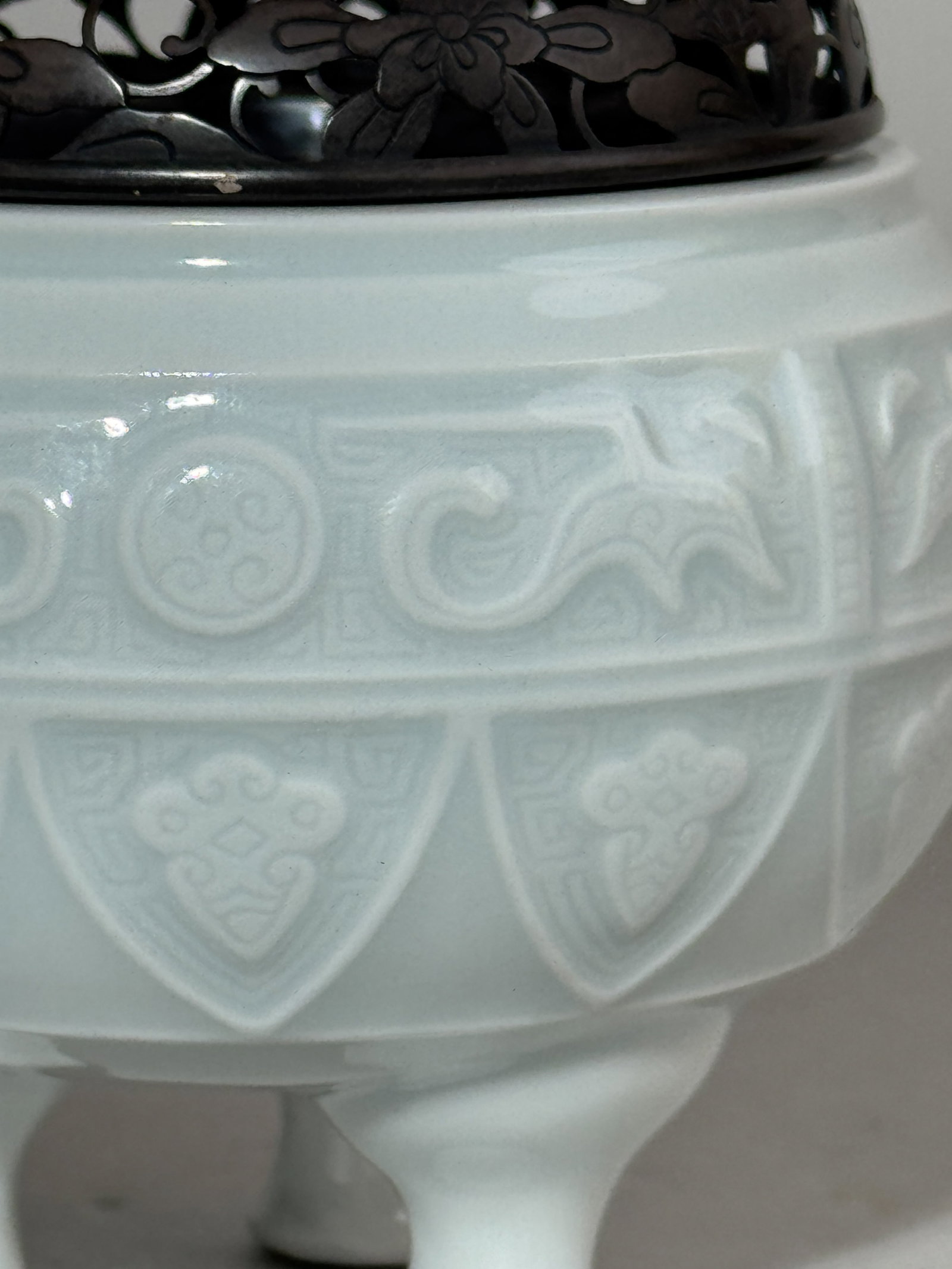 A JAPANESE STUDIO PORCELAIN CENSER WITH BOX - 5