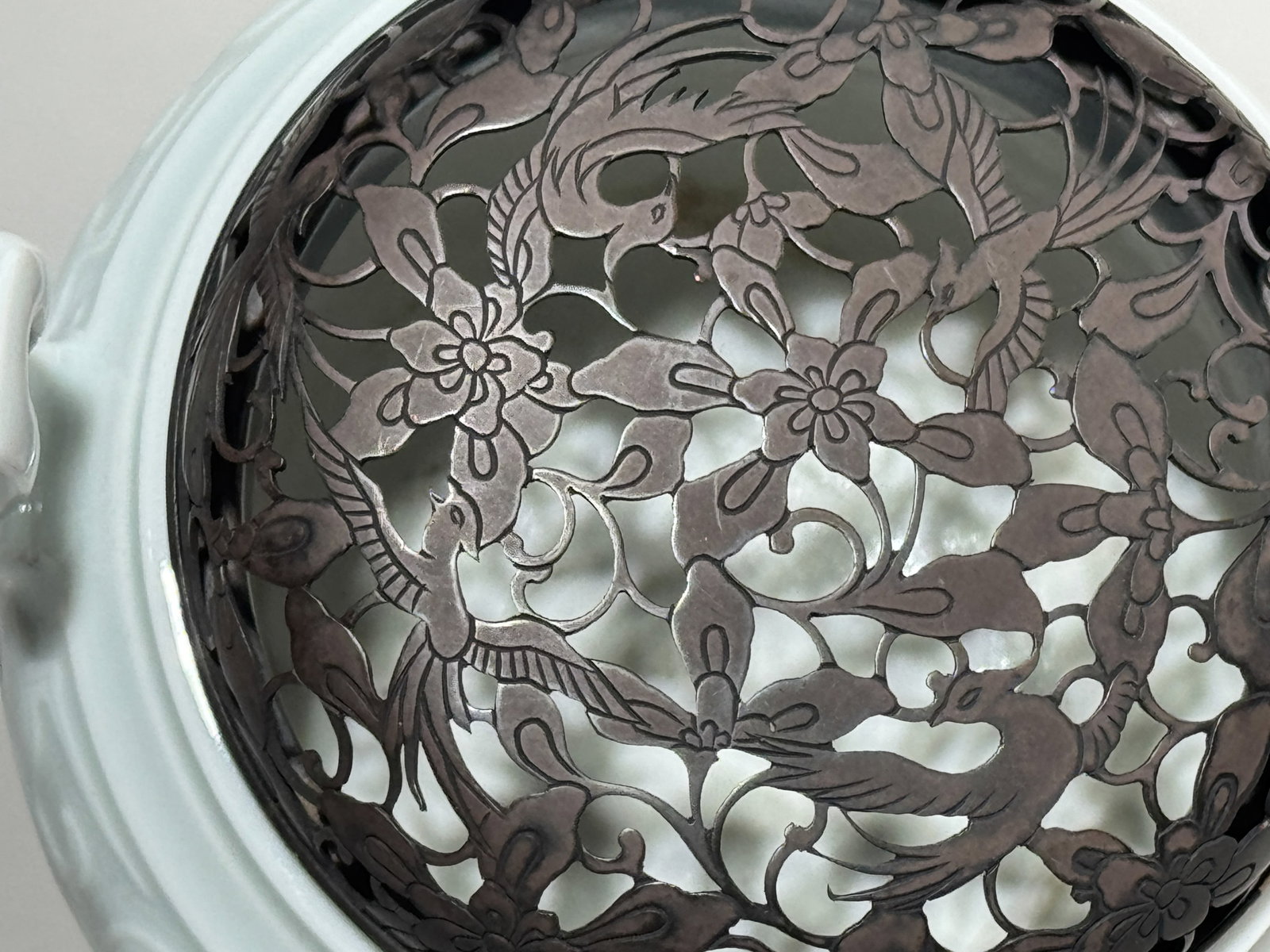 A JAPANESE STUDIO PORCELAIN CENSER WITH BOX - 7