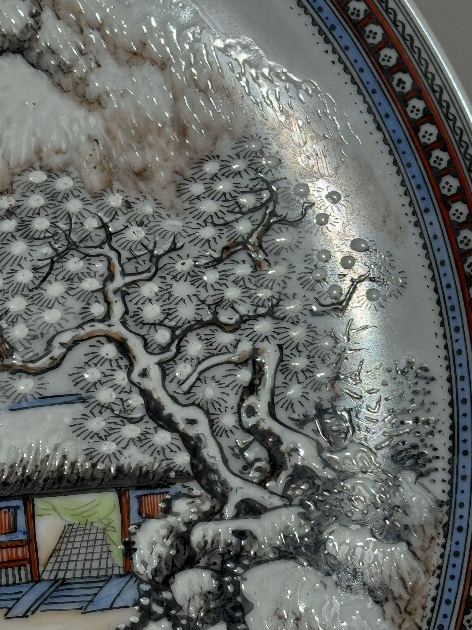A CHINESE SNOW SCENE PORCELAIN CHARGER - 4