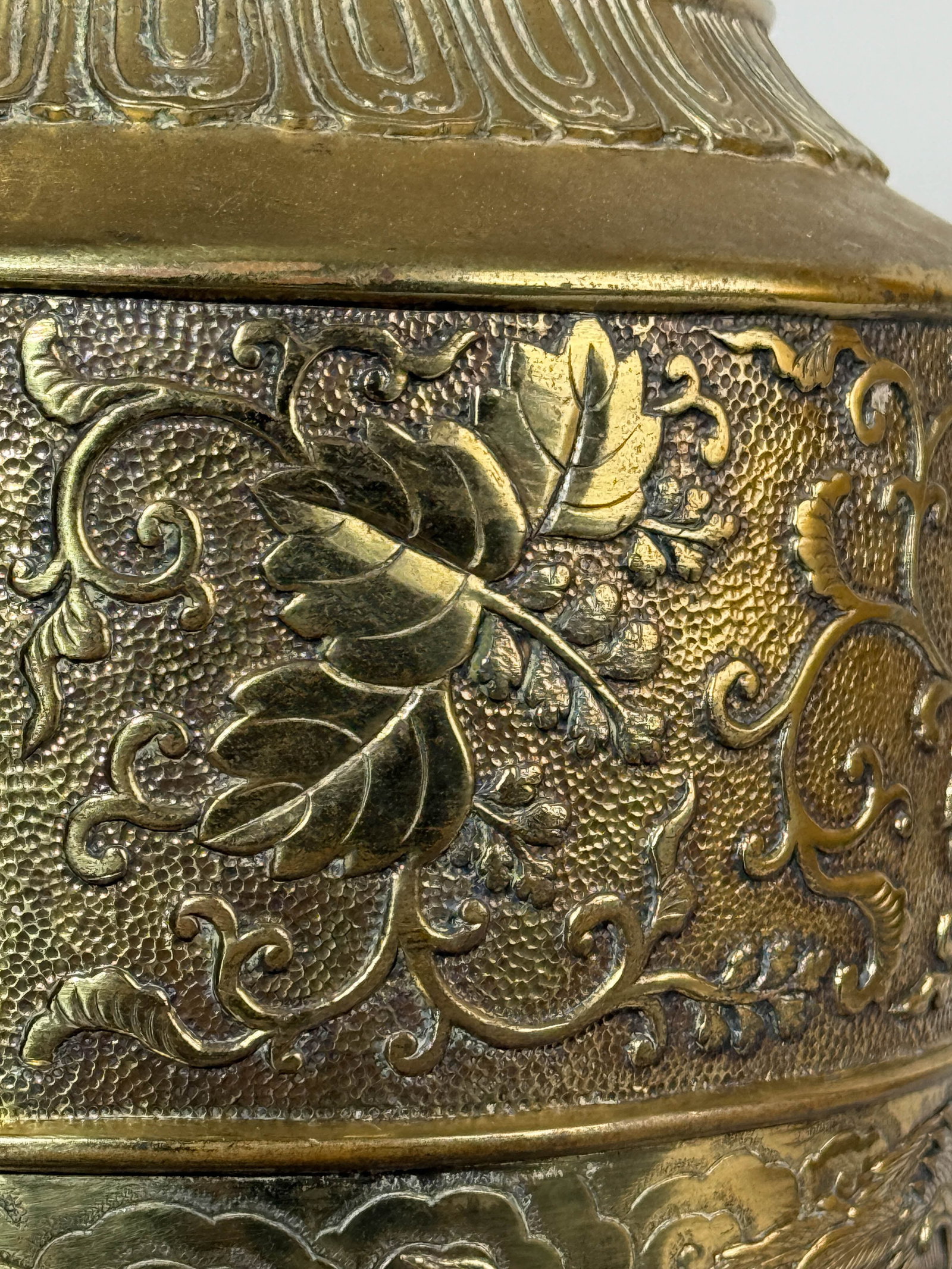 JAPANESE MEIJI BRONZE VASE WITH PHOENIX MOTIF - 7