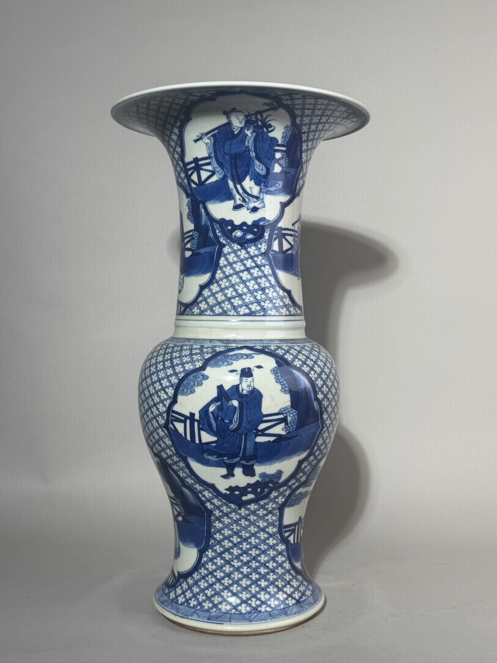 CHINESE BLUE AND WHITE PORCELAIN YANYAN VASE WITH IMMORTALS (1 of 10)