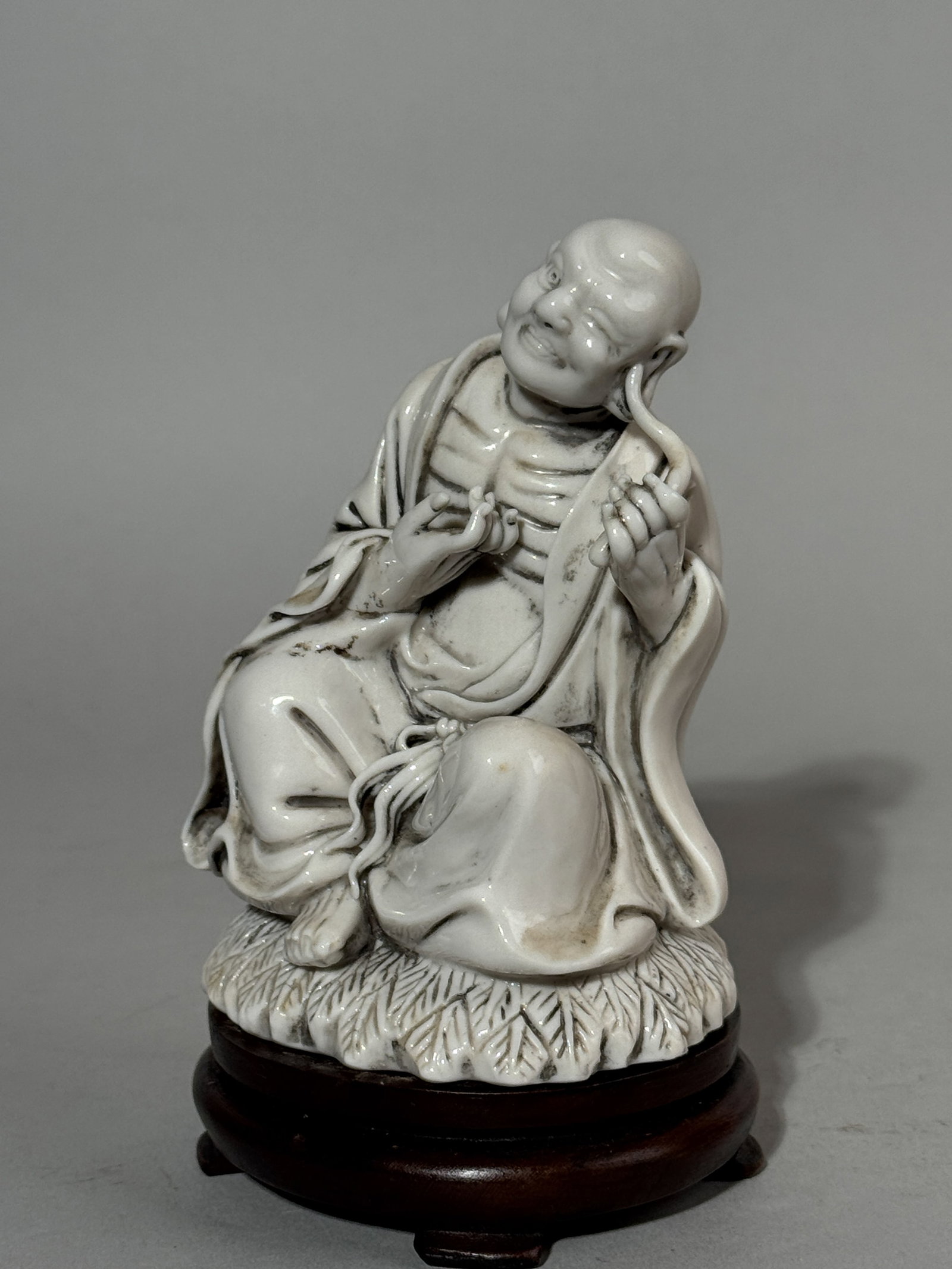 CHINESE DEHUA PORCELAIN SEATED LOHAN - 5