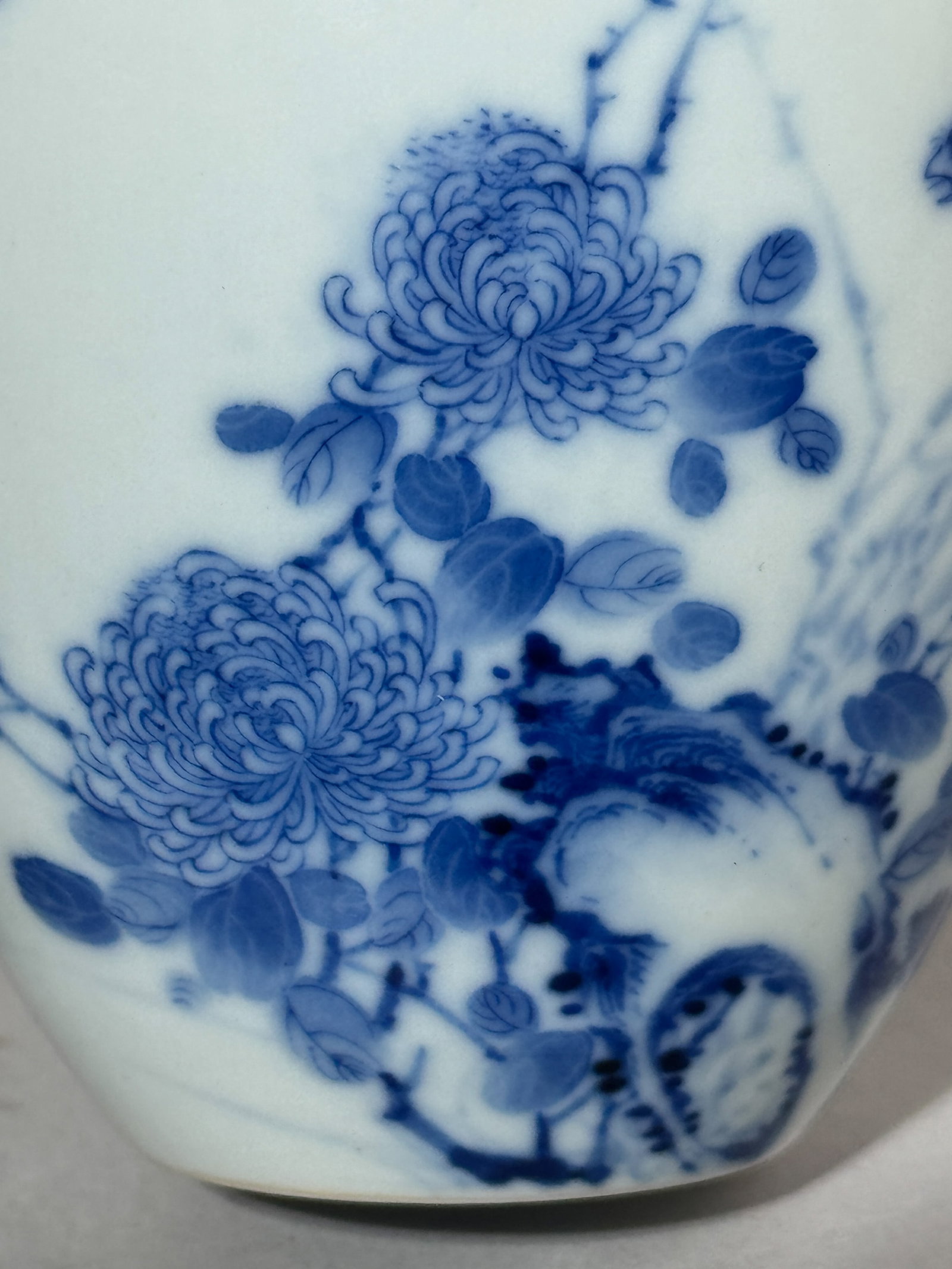 CHINESE BLUE AND WHITE PORCELAIN VASE WITH BIRD - 3