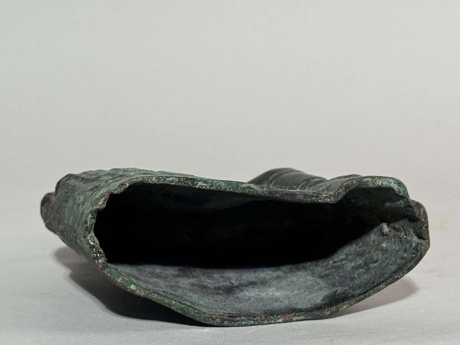 JAPANESE BRONZE SEATED KUANYIN - 8