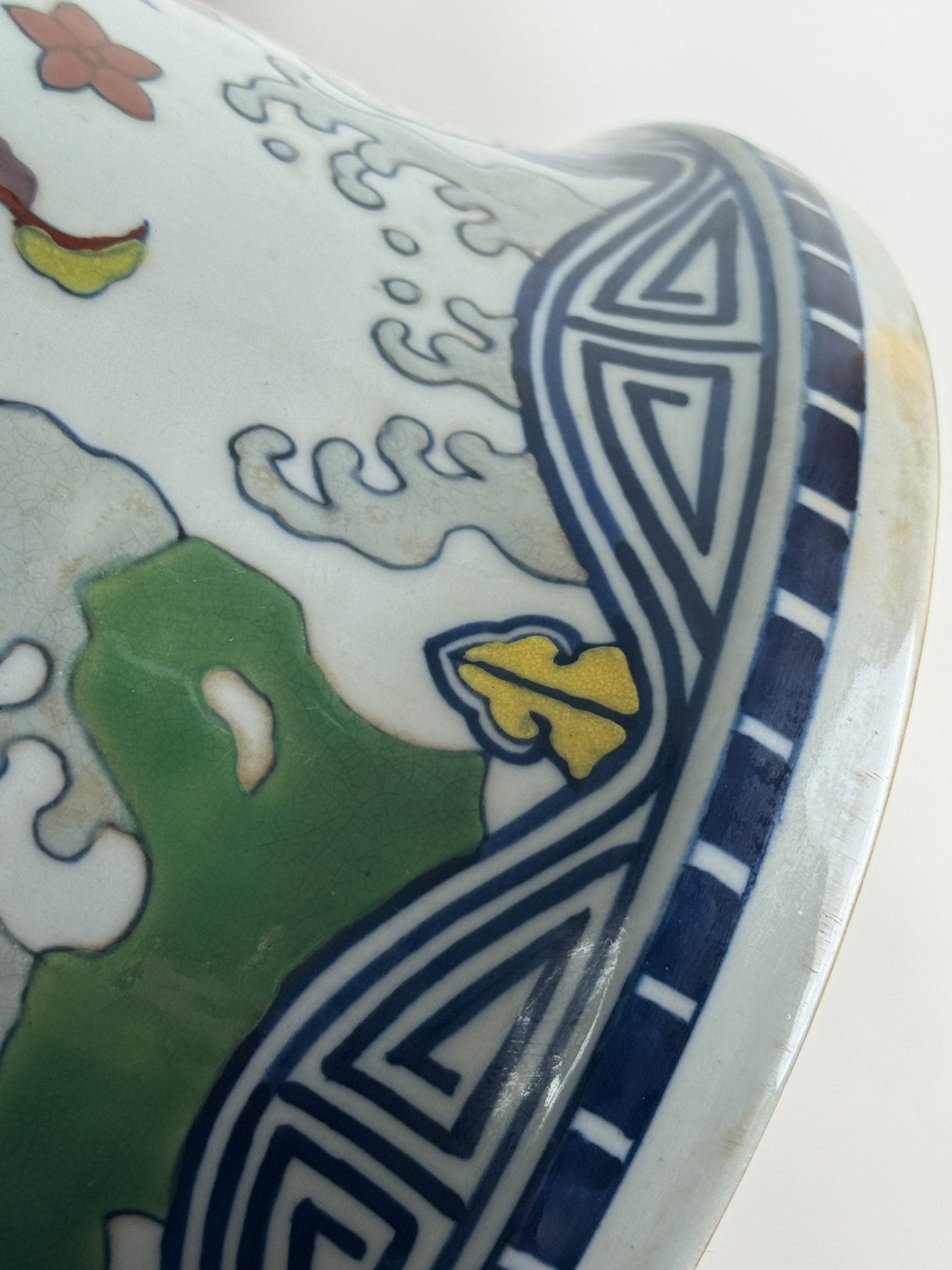 LARGE CHINESE FAMILLE VERTE BEAKER VASE WITH FOO LIONS - 13