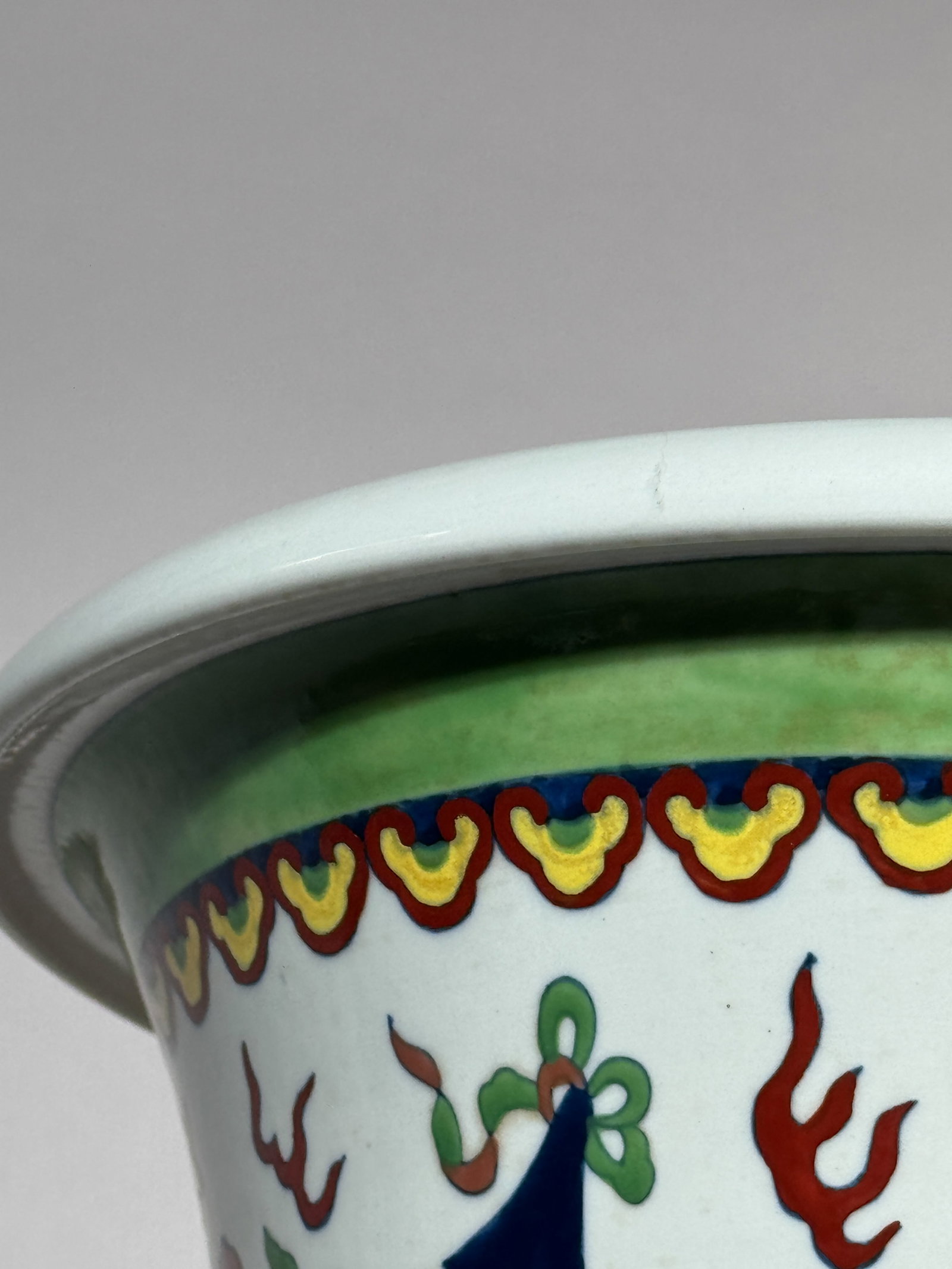 LARGE CHINESE FAMILLE VERTE BEAKER VASE WITH FOO LIONS - 3