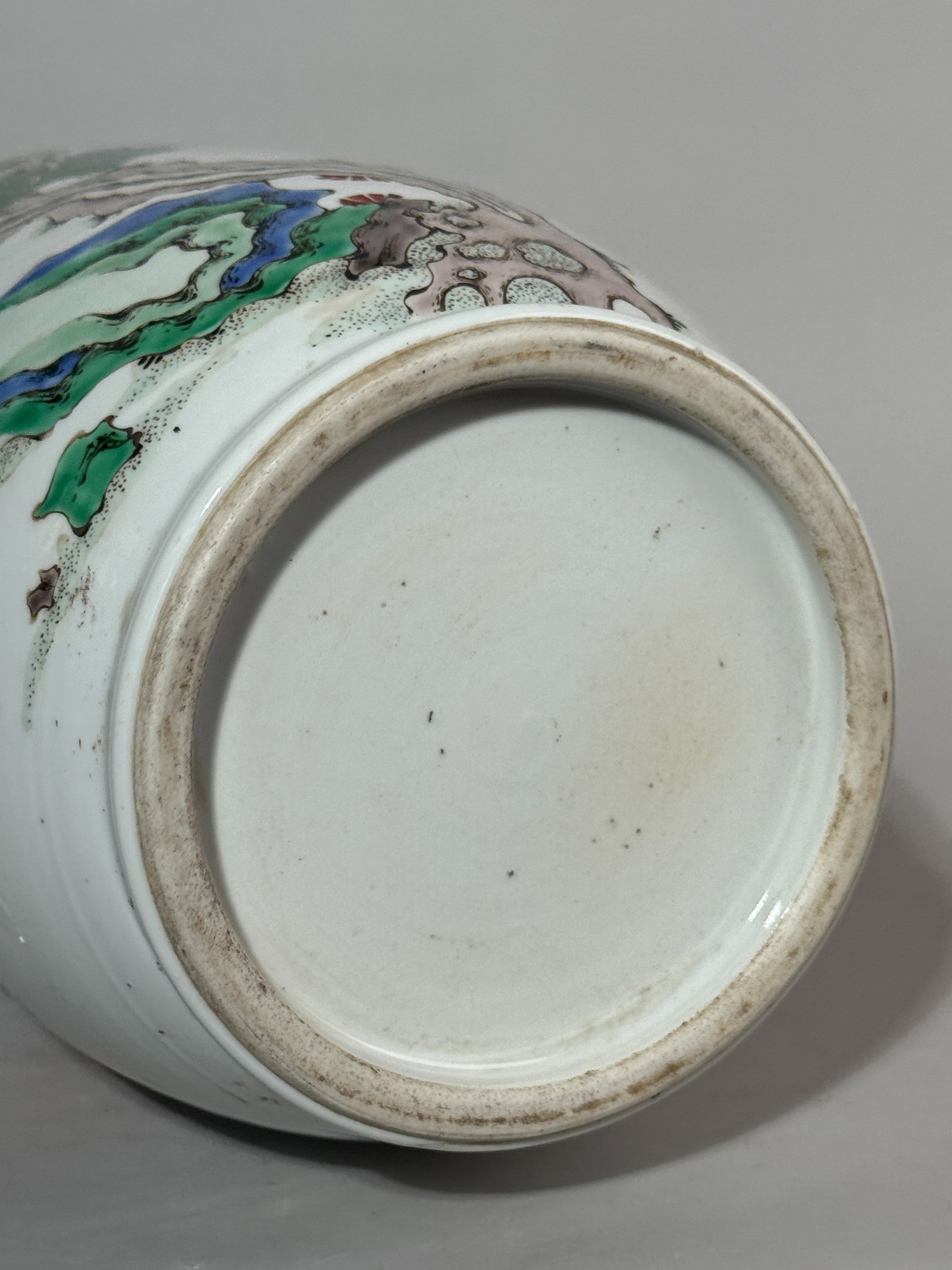 CHINESE ROULEAU PORCELAIN VASE WITH IRON-RED DECORATED IMMORTAL - 10
