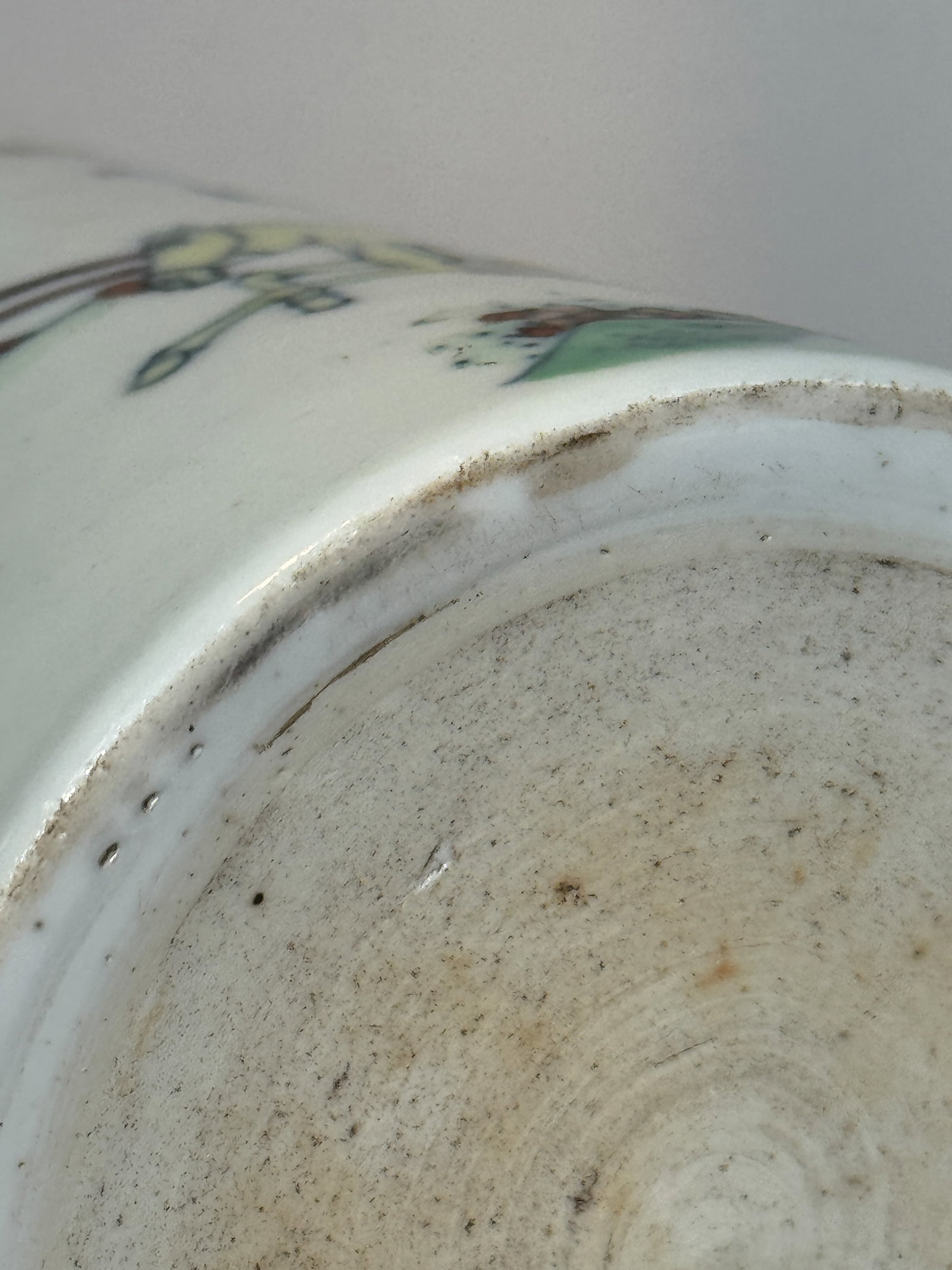 CHINESE SCHOLAR PORCELAIN BRUSHPOT WITH FIGURAL SCENE - 12