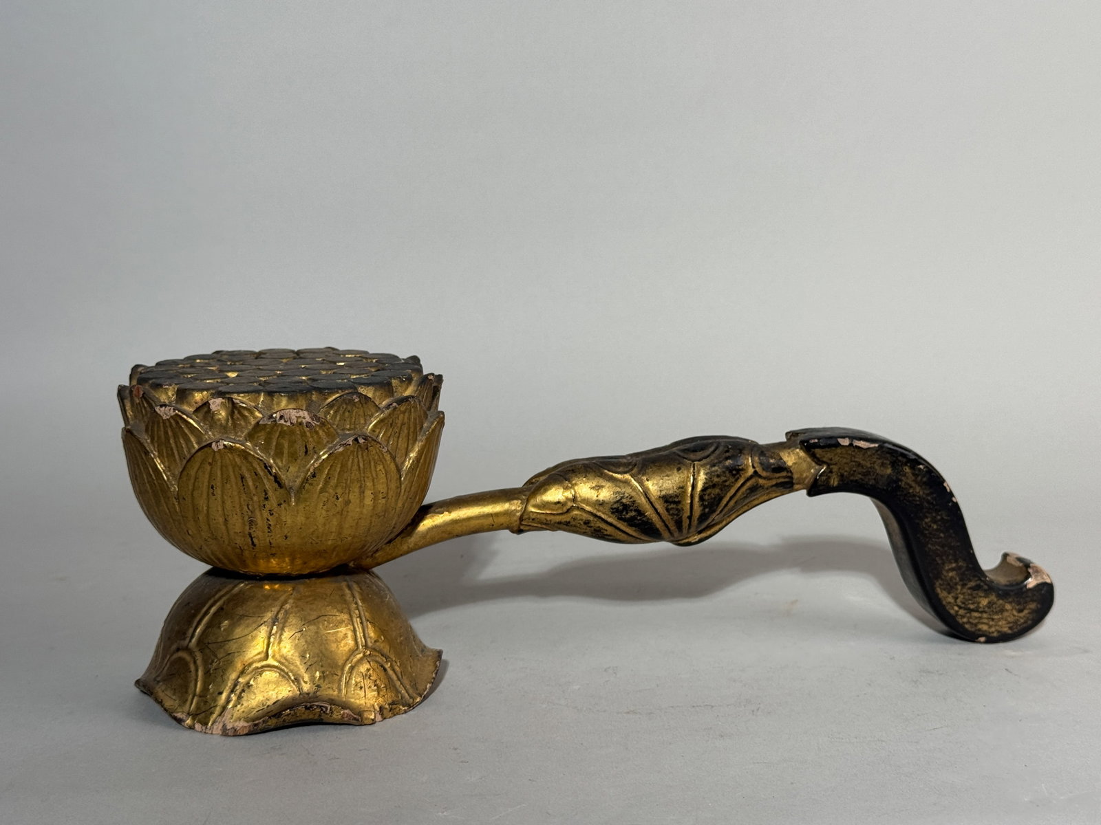 JAPANESE GOLD LACQUERED WOOD LOTUS SCEPTER (1 of 9)