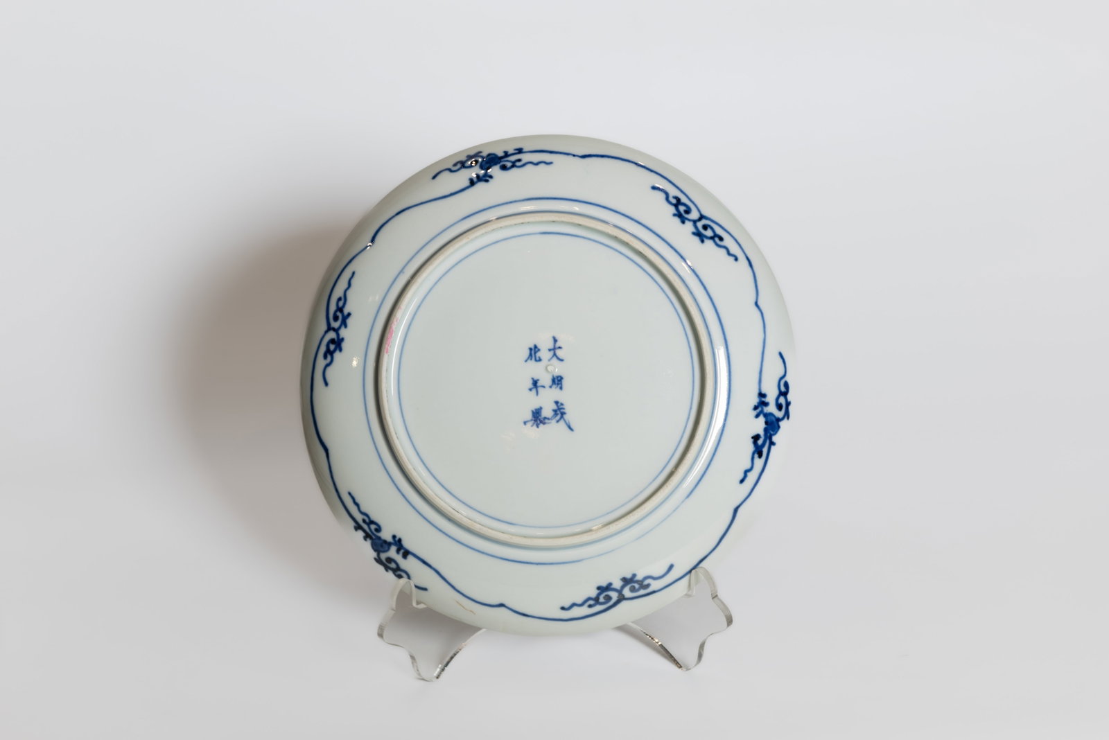 (LOT OF 5) A GROUP OF JAPANESE IMARI STYLE DISHES - 3