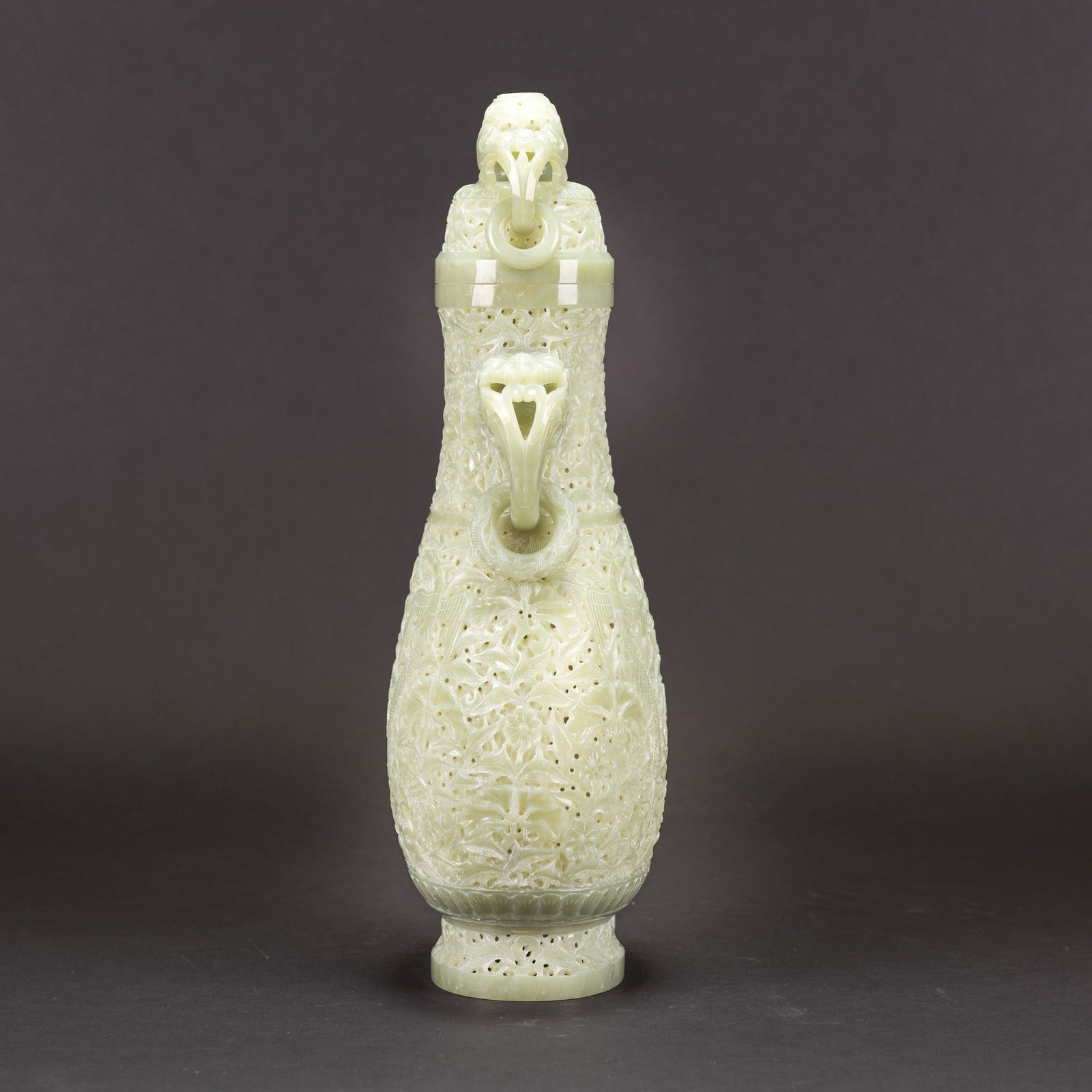 A CARVED CELADON WHITE JADE VASE AND COVER, MID-20TH CENTURY - 4