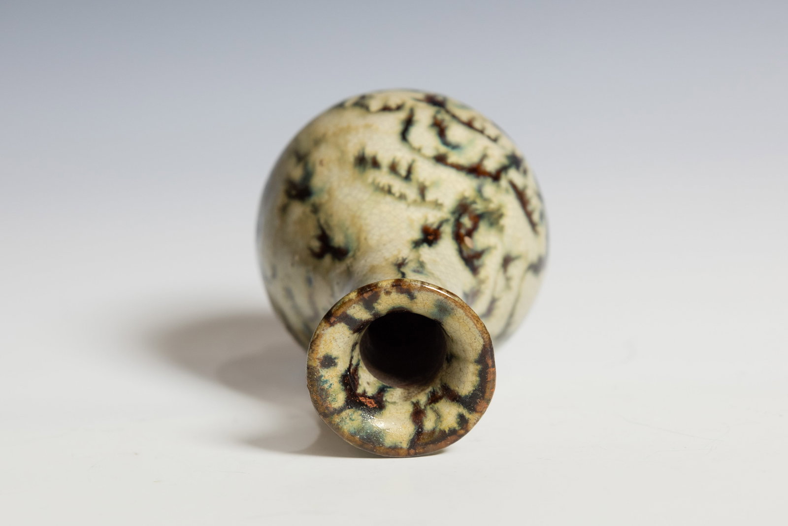 A Shiwan Ware Flambe-Glazed Vase, Qing Dynasty - 5